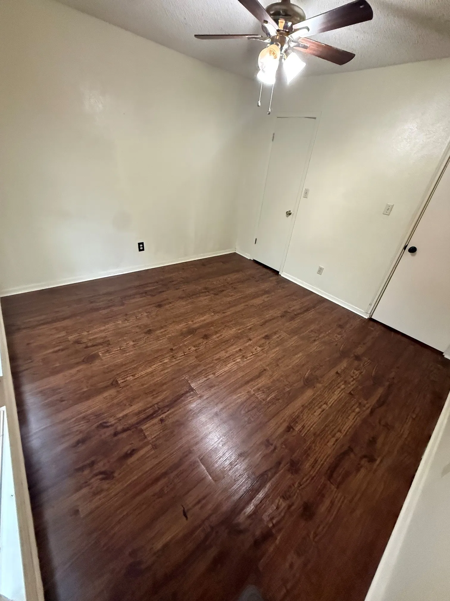 Single Family Residence For Sale in Grayson County , 937 Ricketts Street, Howe, Texas 75459, 3 Bedroom, 2 Bathroom, 2 Garage spaces, 1,631 Sqft, built in 1983, mls#21351852, Real Estate Agent in Howe, Homes For Sale in Grayson county, Homes For Sale in Howe, Realtor in Howe Texas, Real Estate Brokerage Independent Realty Texas, Luminita Cordes Realtor