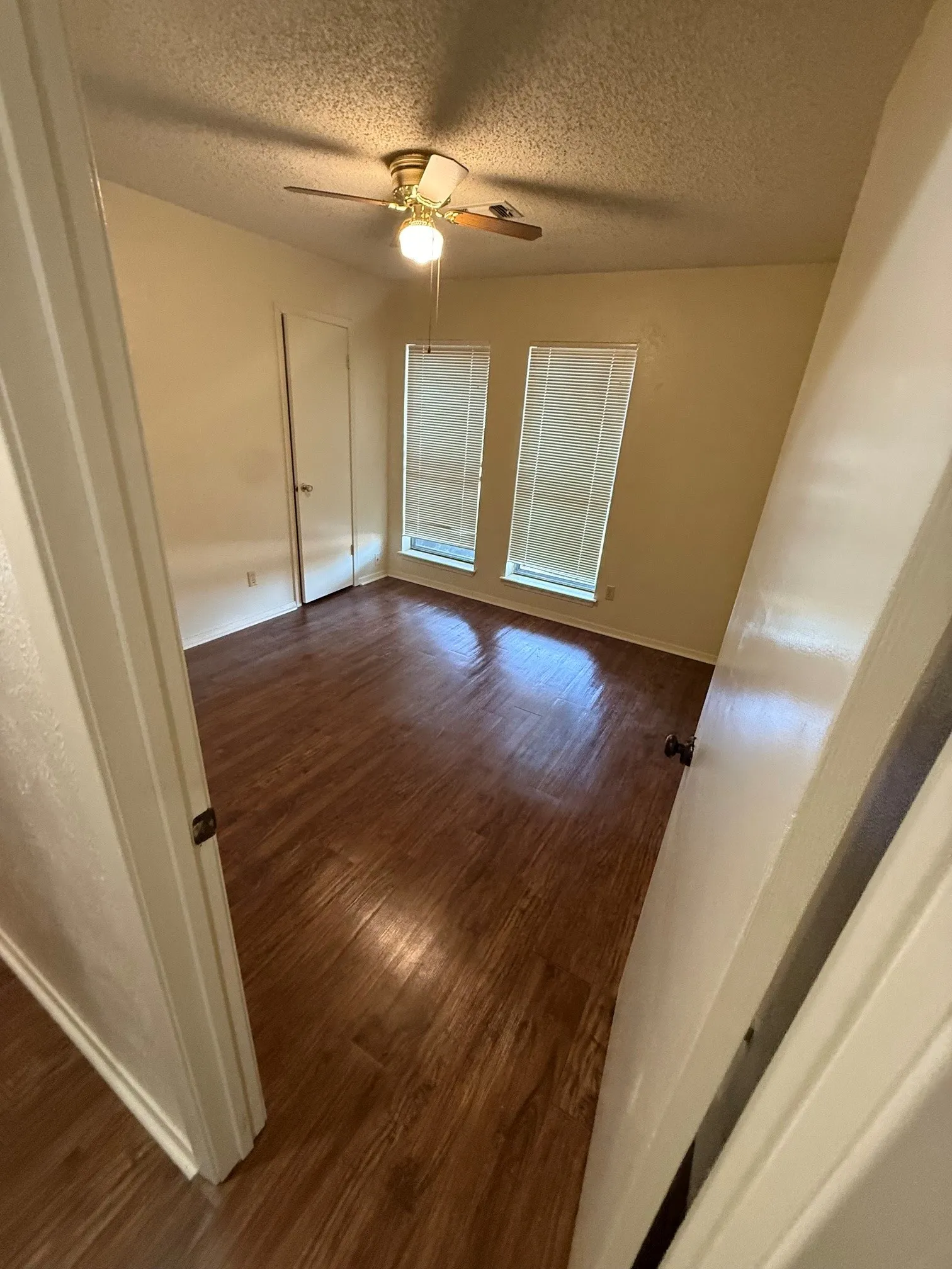 Single Family Residence For Sale in Grayson County , 937 Ricketts Street, Howe, Texas 75459, 3 Bedroom, 2 Bathroom, 2 Garage spaces, 1,631 Sqft, built in 1983, mls#21351852, Real Estate Agent in Howe, Homes For Sale in Grayson county, Homes For Sale in Howe, Realtor in Howe Texas, Real Estate Brokerage Independent Realty Texas, Luminita Cordes Realtor