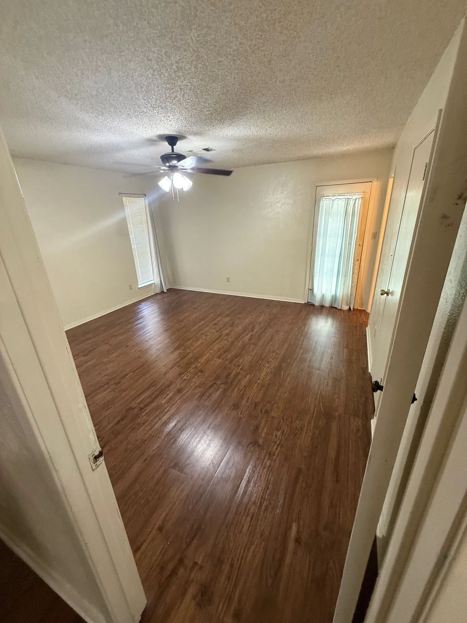 Single Family Residence For Sale in Grayson County , 937 Ricketts Street, Howe, Texas 75459, 3 Bedroom, 2 Bathroom, 2 Garage spaces, 1,631 Sqft, built in 1983, mls#21351852, Real Estate Agent in Howe, Homes For Sale in Grayson county, Homes For Sale in Howe, Realtor in Howe Texas, Real Estate Brokerage Independent Realty Texas, Luminita Cordes Realtor
