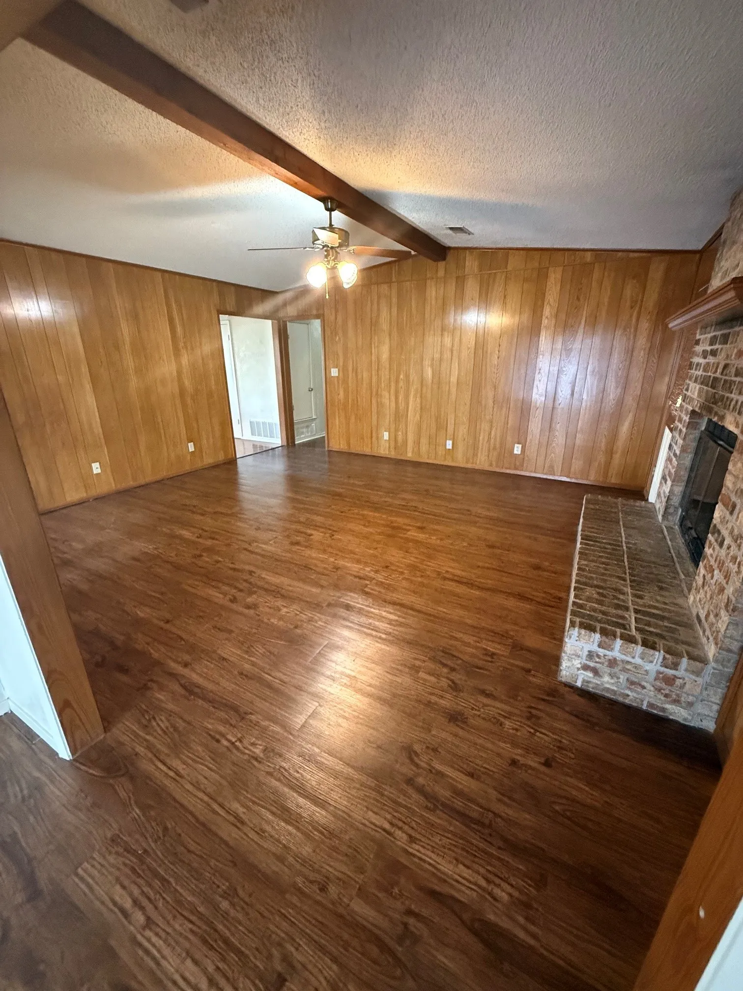 Single Family Residence For Sale in Grayson County , 937 Ricketts Street, Howe, Texas 75459, 3 Bedroom, 2 Bathroom, 2 Garage spaces, 1,631 Sqft, built in 1983, mls#21351852, Real Estate Agent in Howe, Homes For Sale in Grayson county, Homes For Sale in Howe, Realtor in Howe Texas, Real Estate Brokerage Independent Realty Texas, Luminita Cordes Realtor