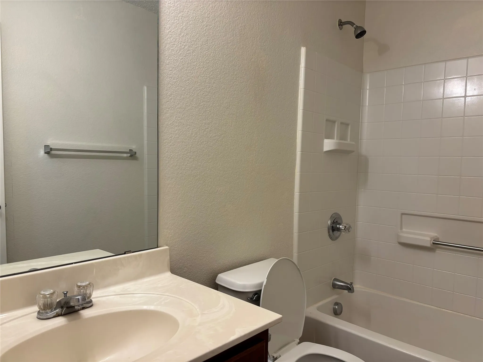 Single Family Residence For Rent in Denton County , 1657 S Knight Trail, Little Elm, Texas 75036, 3 Bedroom, 2 Bathroom, 2 Garage spaces, 1,571 Sqft, built in 2005, mls#21351858, Real Estate Agent in Little Elm, Homes For Rent in Denton county, Homes For Rent in Little Elm, Realtor in Little Elm Texas, Real Estate Brokerage Independent Realty Texas, Luminita Cordes Realtor
