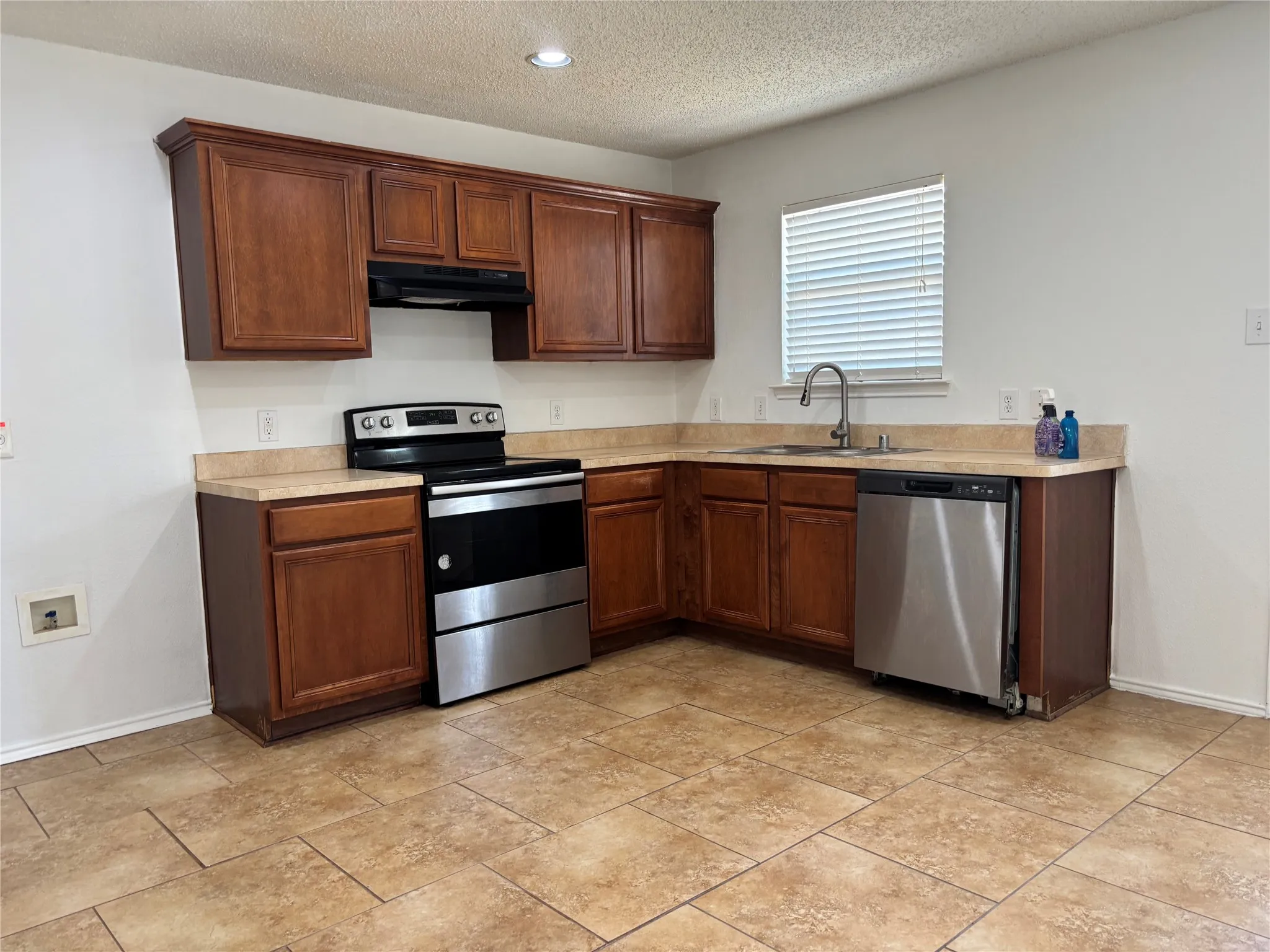 Single Family Residence For Rent in Denton County , 1657 S Knight Trail, Little Elm, Texas 75036, 3 Bedroom, 2 Bathroom, 2 Garage spaces, 1,571 Sqft, built in 2005, mls#21351858, Real Estate Agent in Little Elm, Homes For Rent in Denton county, Homes For Rent in Little Elm, Realtor in Little Elm Texas, Real Estate Brokerage Independent Realty Texas, Luminita Cordes Realtor
