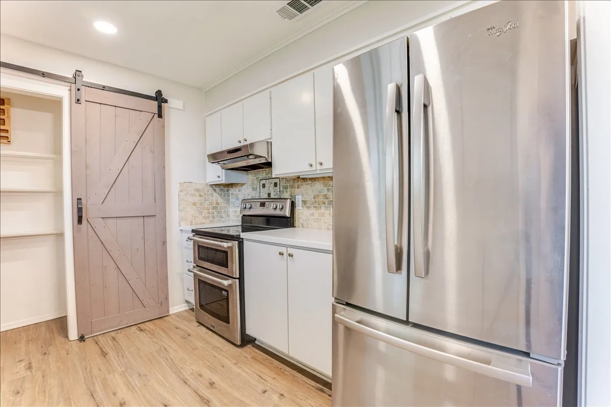 Single Family Residence For Sale in Cooke County , 104 Pontiac Drive, Lake Kiowa, Texas 76240, 3 Bedrooms, 2 Bathrooms, 2 Garage spaces, 1,515 Sqft, built in 1975, Price $405,000, mls#21341011, Real Estate Agent in Lake Kiowa, Homes For Sale in Cooke county, Homes For Sale in Lake Kiowa, Realtor in Lake Kiowa Texas, Real Estate Brokerage Independent Realty Texas, Luminita Cordes Realtor