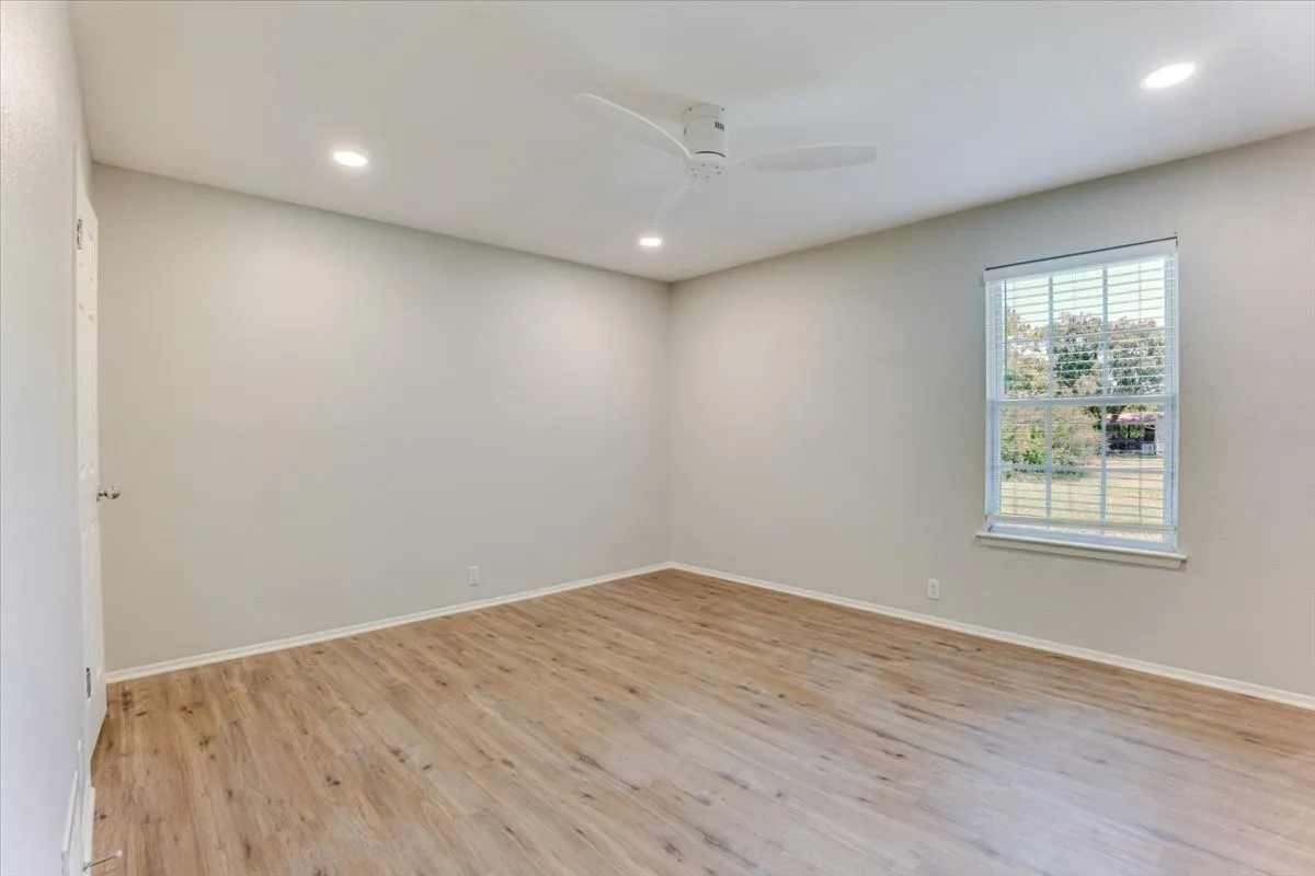 Single Family Residence For Sale in Cooke County , 104 Pontiac Drive, Lake Kiowa, Texas 76240, 3 Bedrooms, 2 Bathrooms, 2 Garage spaces, 1,515 Sqft, built in 1975, Price $405,000, mls#21341011, Real Estate Agent in Lake Kiowa, Homes For Sale in Cooke county, Homes For Sale in Lake Kiowa, Realtor in Lake Kiowa Texas, Real Estate Brokerage Independent Realty Texas, Luminita Cordes Realtor