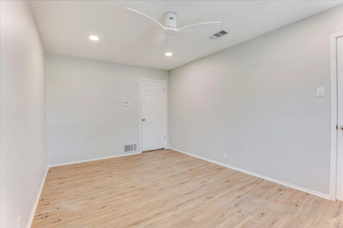 Single Family Residence For Sale in Cooke County , 104 Pontiac Drive, Lake Kiowa, Texas 76240, 3 Bedrooms, 2 Bathrooms, 2 Garage spaces, 1,515 Sqft, built in 1975, Price $405,000, mls#21341011, Real Estate Agent in Lake Kiowa, Homes For Sale in Cooke county, Homes For Sale in Lake Kiowa, Realtor in Lake Kiowa Texas, Real Estate Brokerage Independent Realty Texas, Luminita Cordes Realtor