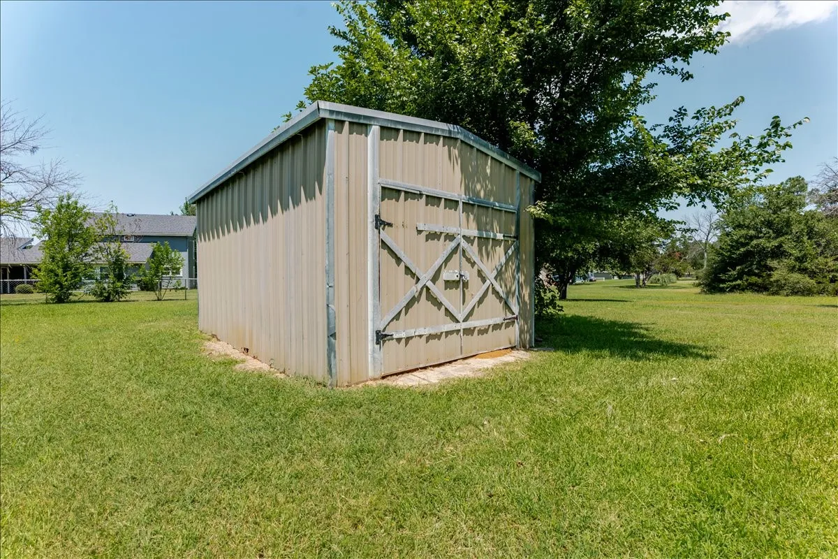 Single Family Residence For Sale in Cooke County , 104 Pontiac Drive, Lake Kiowa, Texas 76240, 3 Bedrooms, 2 Bathrooms, 2 Garage spaces, 1,515 Sqft, built in 1975, Price $405,000, mls#21341011, Real Estate Agent in Lake Kiowa, Homes For Sale in Cooke county, Homes For Sale in Lake Kiowa, Realtor in Lake Kiowa Texas, Real Estate Brokerage Independent Realty Texas, Luminita Cordes Realtor