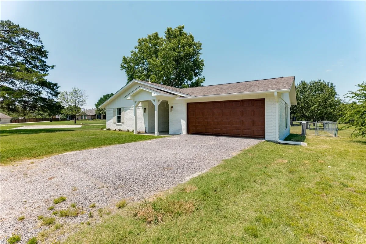 Single Family Residence For Sale in Cooke County , 104 Pontiac Drive, Lake Kiowa, Texas 76240, 3 Bedrooms, 2 Bathrooms, 2 Garage spaces, 1,515 Sqft, built in 1975, Price $405,000, mls#21341011, Real Estate Agent in Lake Kiowa, Homes For Sale in Cooke county, Homes For Sale in Lake Kiowa, Realtor in Lake Kiowa Texas, Real Estate Brokerage Independent Realty Texas, Luminita Cordes Realtor