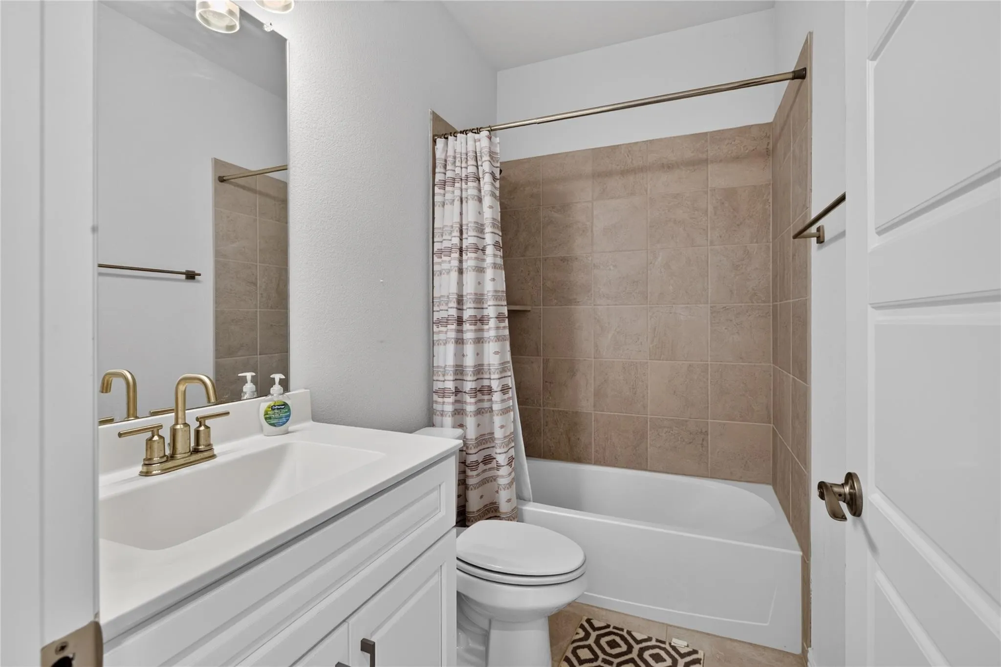 Single Family Residence For Rent in Tarrant County , 4829 Porque Court, Fort Worth, Texas 76244, 4 Bedroom, 3 Bathroom, 2 Garage spaces, 2,559 Sqft, built in 2021, mls#21351786, Real Estate Agent in Fort Worth, Homes For Rent in Tarrant county, Homes For Rent in Fort Worth, Realtor in Fort Worth Texas, Real Estate Brokerage Independent Realty Texas, Luminita Cordes Realtor