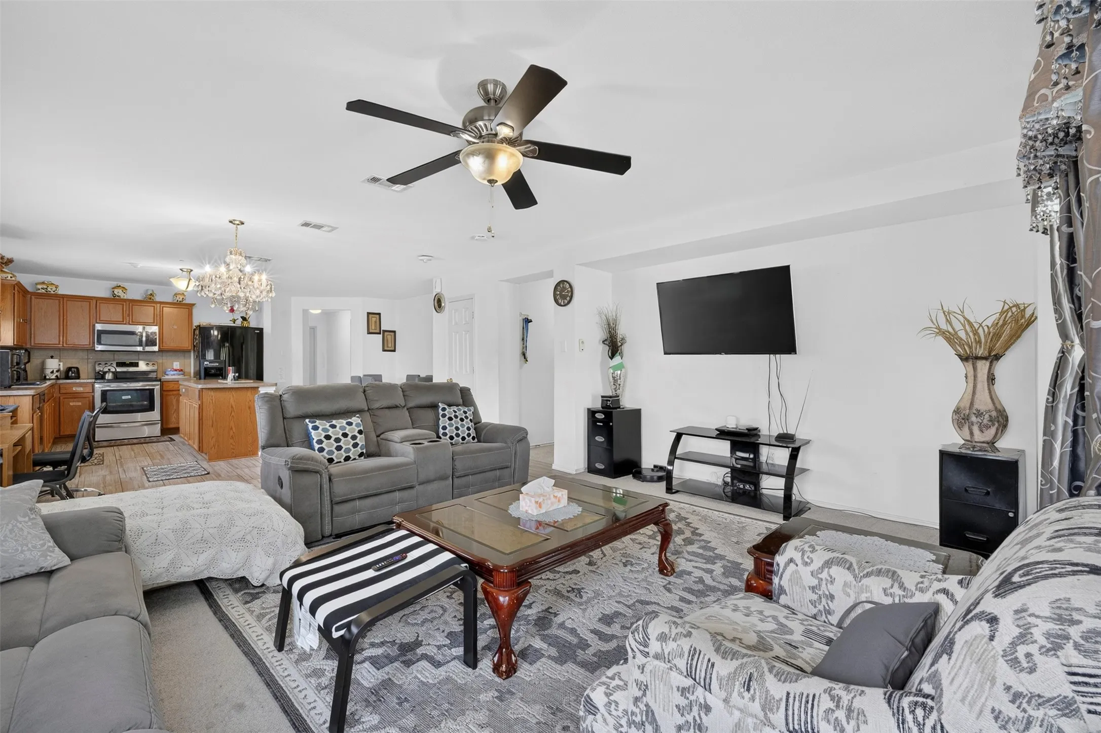 Single Family Residence For Sale in Dallas County , 119 Matamoros Street, Grand Prairie, Texas 75051, 4 Bedroom, 2 Bathroom, 2 Garage spaces, 1,920 Sqft, built in 2007, mls#21335213, Real Estate Agent in Grand Prairie, Homes For Sale in Dallas county, Homes For Sale in Grand Prairie, Realtor in Grand Prairie Texas, Real Estate Brokerage Independent Realty Texas, Luminita Cordes Realtor