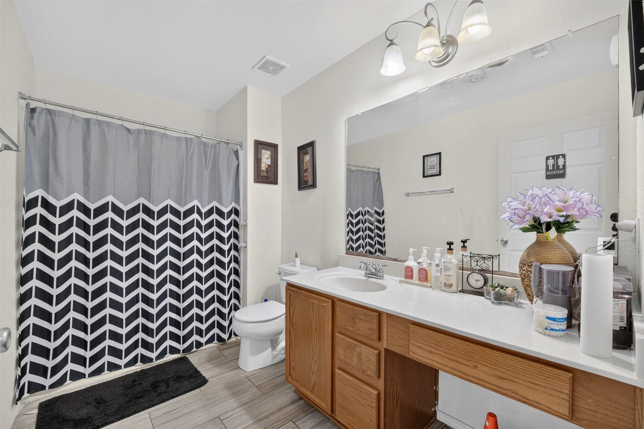 Single Family Residence For Sale in Dallas County , 119 Matamoros Street, Grand Prairie, Texas 75051, 4 Bedroom, 2 Bathroom, 2 Garage spaces, 1,920 Sqft, built in 2007, mls#21335213, Real Estate Agent in Grand Prairie, Homes For Sale in Dallas county, Homes For Sale in Grand Prairie, Realtor in Grand Prairie Texas, Real Estate Brokerage Independent Realty Texas, Luminita Cordes Realtor