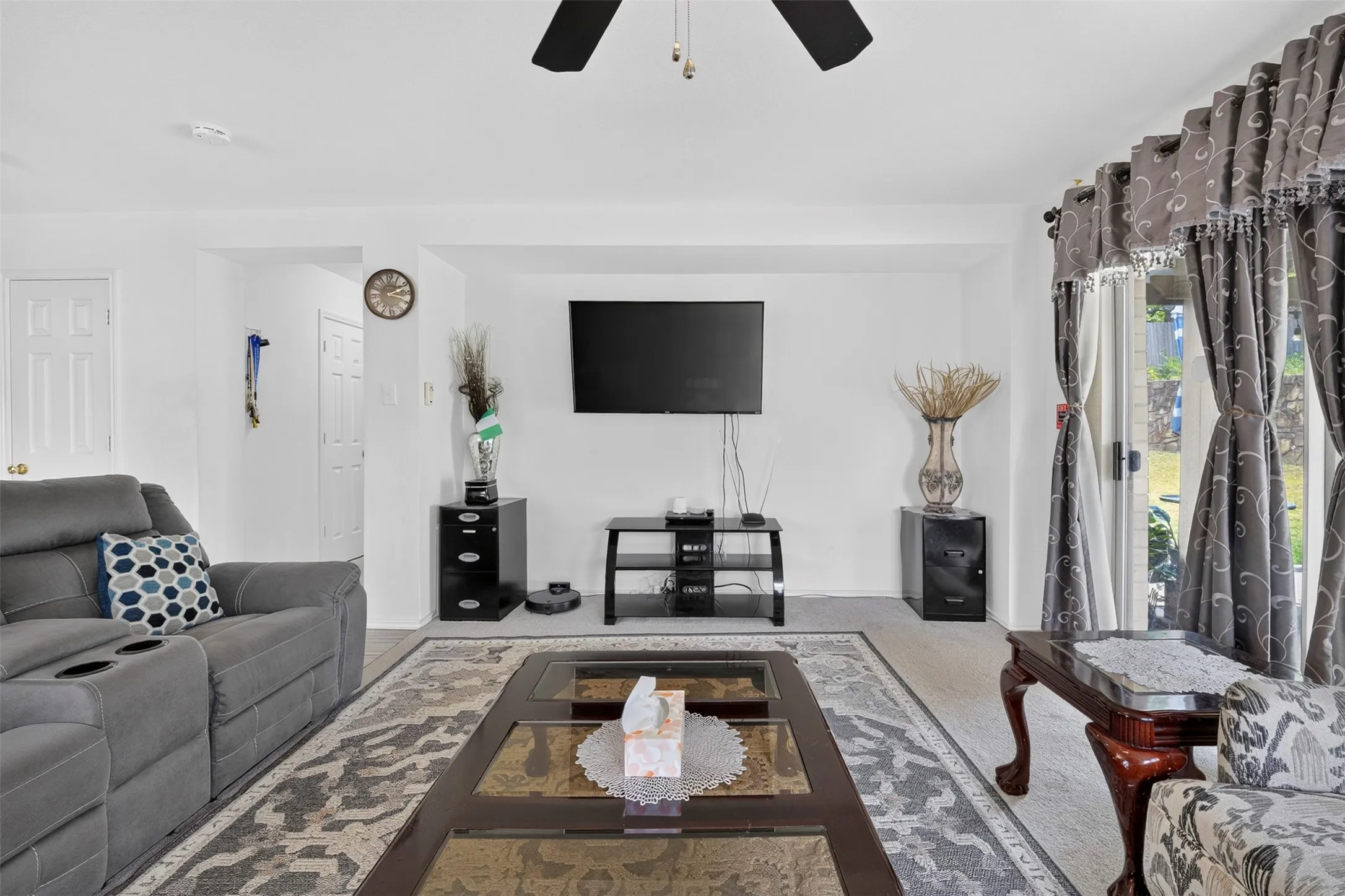 Single Family Residence For Sale in Dallas County , 119 Matamoros Street, Grand Prairie, Texas 75051, 4 Bedroom, 2 Bathroom, 2 Garage spaces, 1,920 Sqft, built in 2007, mls#21335213, Real Estate Agent in Grand Prairie, Homes For Sale in Dallas county, Homes For Sale in Grand Prairie, Realtor in Grand Prairie Texas, Real Estate Brokerage Independent Realty Texas, Luminita Cordes Realtor