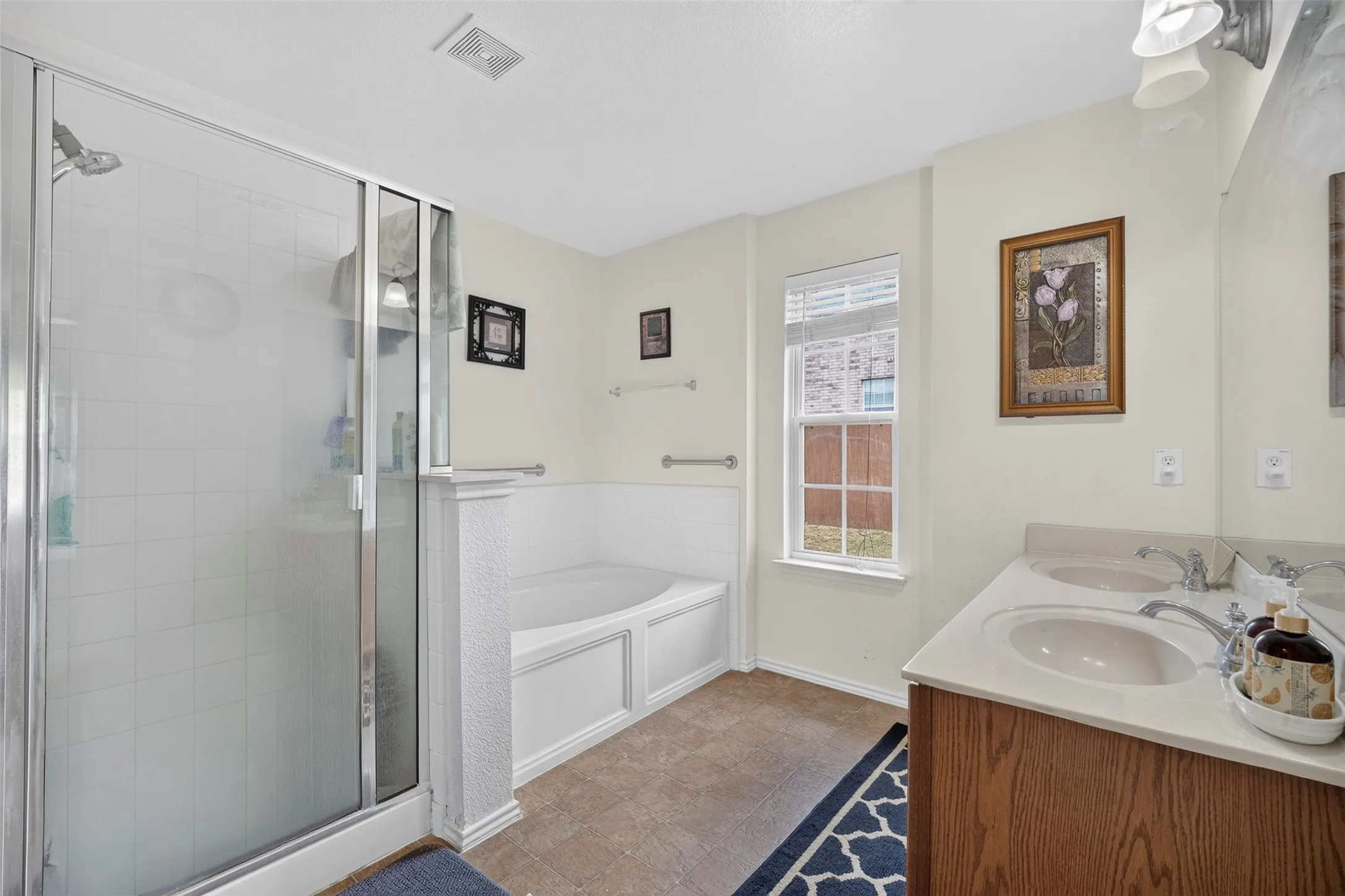 Single Family Residence For Sale in Dallas County , 119 Matamoros Street, Grand Prairie, Texas 75051, 4 Bedroom, 2 Bathroom, 2 Garage spaces, 1,920 Sqft, built in 2007, mls#21335213, Real Estate Agent in Grand Prairie, Homes For Sale in Dallas county, Homes For Sale in Grand Prairie, Realtor in Grand Prairie Texas, Real Estate Brokerage Independent Realty Texas, Luminita Cordes Realtor