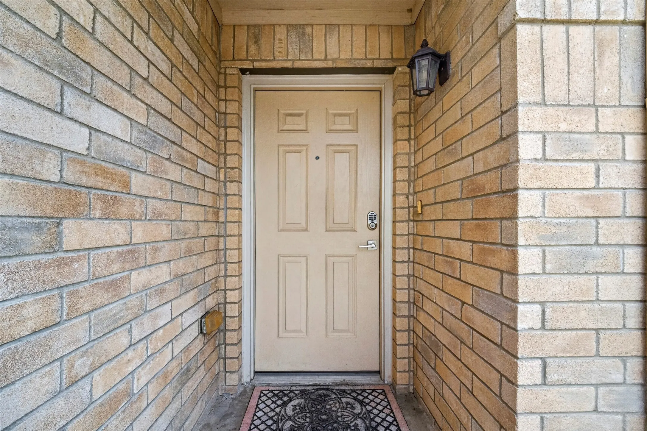 Single Family Residence For Sale in Dallas County , 119 Matamoros Street, Grand Prairie, Texas 75051, 4 Bedroom, 2 Bathroom, 2 Garage spaces, 1,920 Sqft, built in 2007, mls#21335213, Real Estate Agent in Grand Prairie, Homes For Sale in Dallas county, Homes For Sale in Grand Prairie, Realtor in Grand Prairie Texas, Real Estate Brokerage Independent Realty Texas, Luminita Cordes Realtor