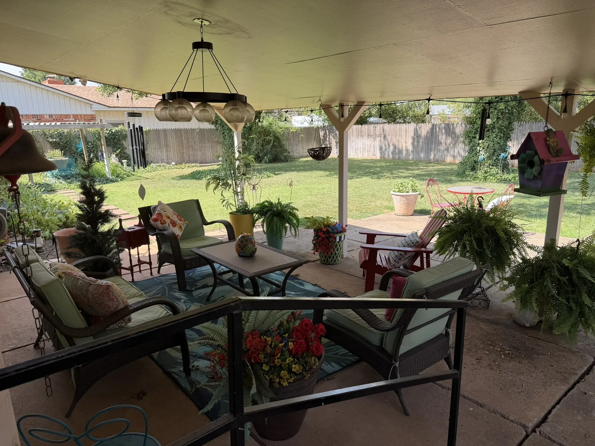 Single Family Residence For Sale in Hall County , 1209 N 17th Street, Memphis, Texas 79245, 3 Bedroom, 2 Bathroom, 2 Garage spaces, 1,666 Sqft, built in 1962, mls#21350742, Real Estate Agent in Memphis, Homes For Sale in Hall county, Homes For Sale in Memphis, Realtor in Memphis Texas, Real Estate Brokerage Independent Realty Texas, Luminita Cordes Realtor