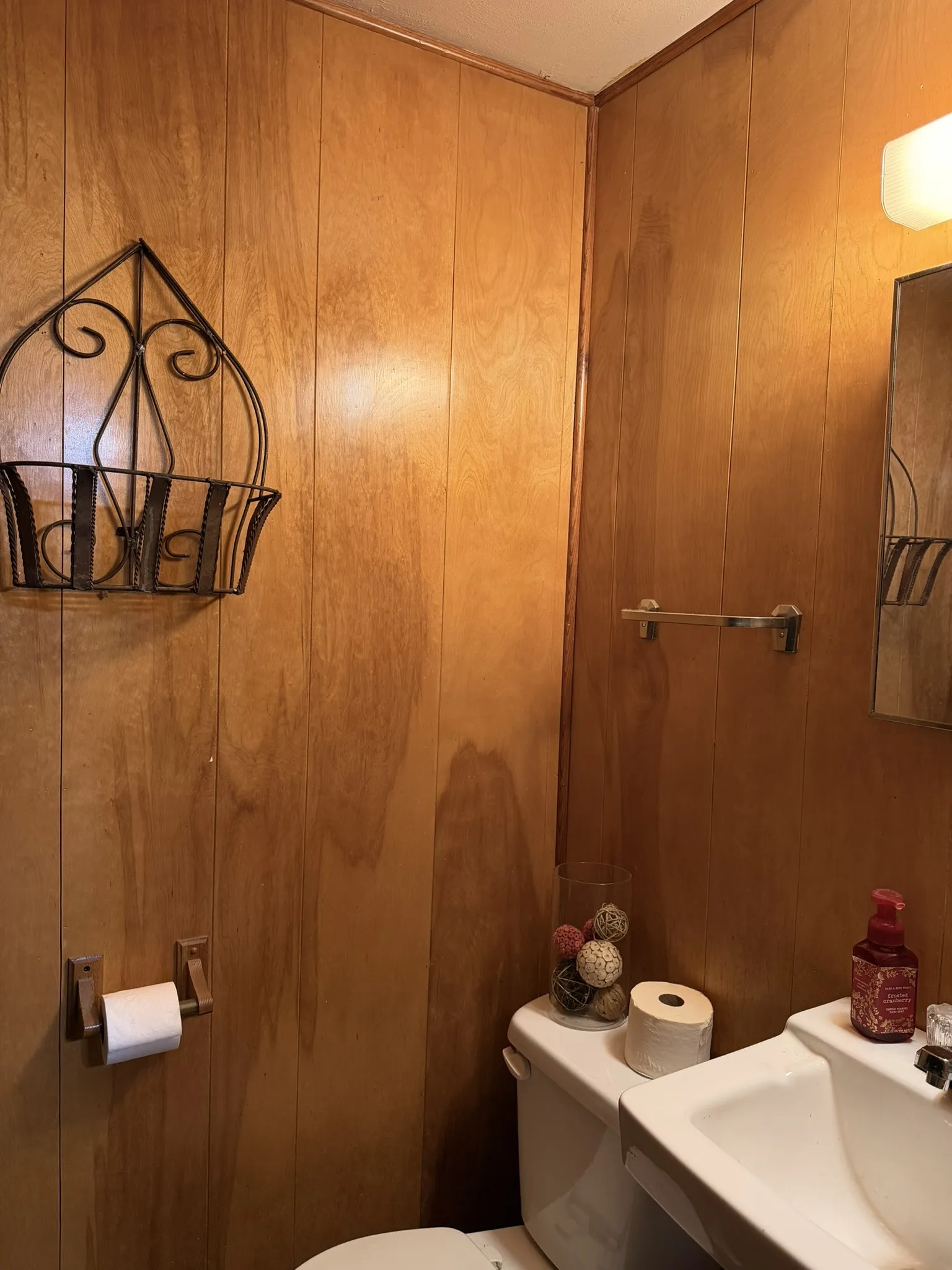 Single Family Residence For Sale in Hall County , 1209 N 17th Street, Memphis, Texas 79245, 3 Bedroom, 2 Bathroom, 2 Garage spaces, 1,666 Sqft, built in 1962, mls#21350742, Real Estate Agent in Memphis, Homes For Sale in Hall county, Homes For Sale in Memphis, Realtor in Memphis Texas, Real Estate Brokerage Independent Realty Texas, Luminita Cordes Realtor
