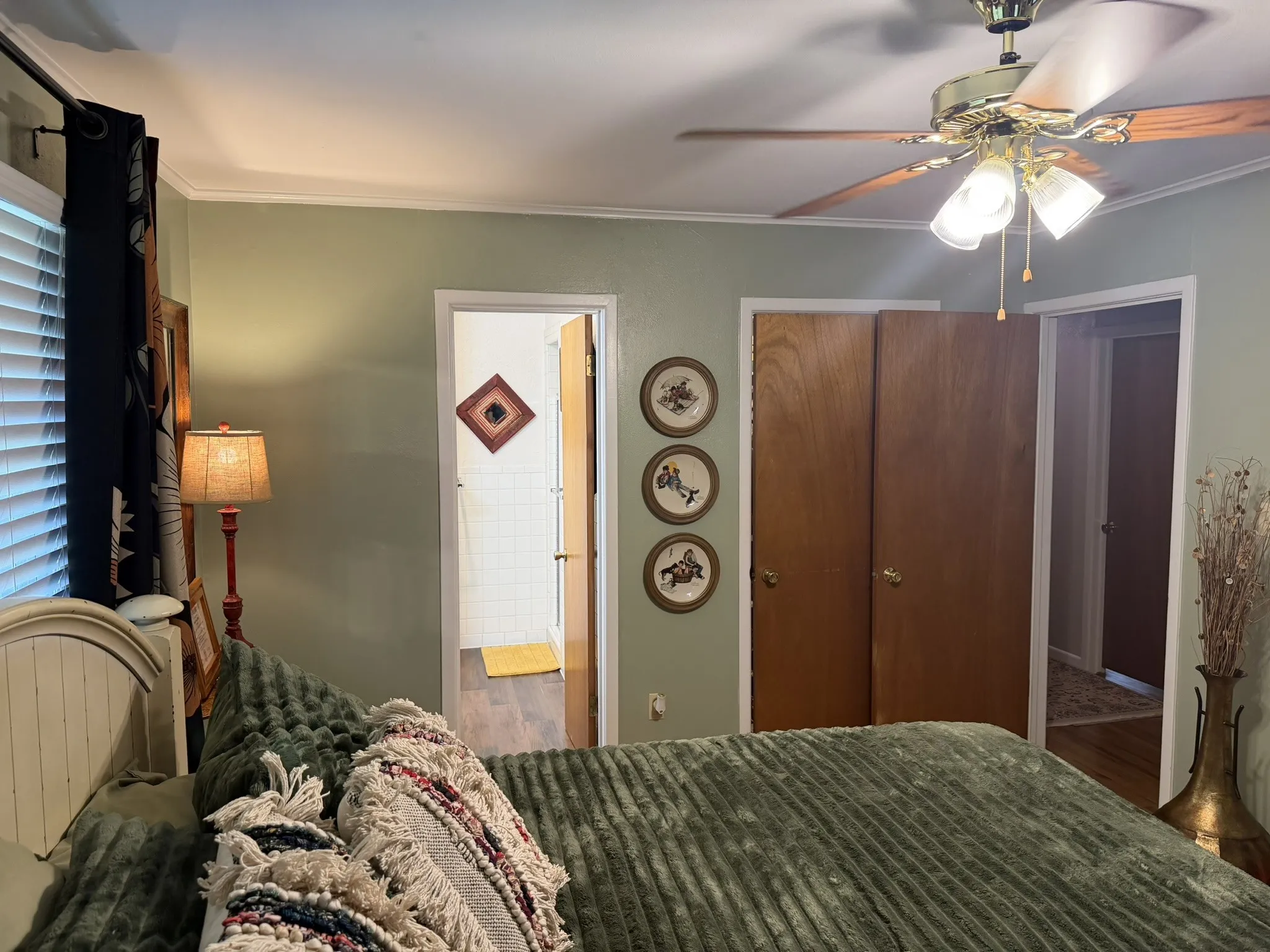 Single Family Residence For Sale in Hall County , 1209 N 17th Street, Memphis, Texas 79245, 3 Bedroom, 2 Bathroom, 2 Garage spaces, 1,666 Sqft, built in 1962, mls#21350742, Real Estate Agent in Memphis, Homes For Sale in Hall county, Homes For Sale in Memphis, Realtor in Memphis Texas, Real Estate Brokerage Independent Realty Texas, Luminita Cordes Realtor