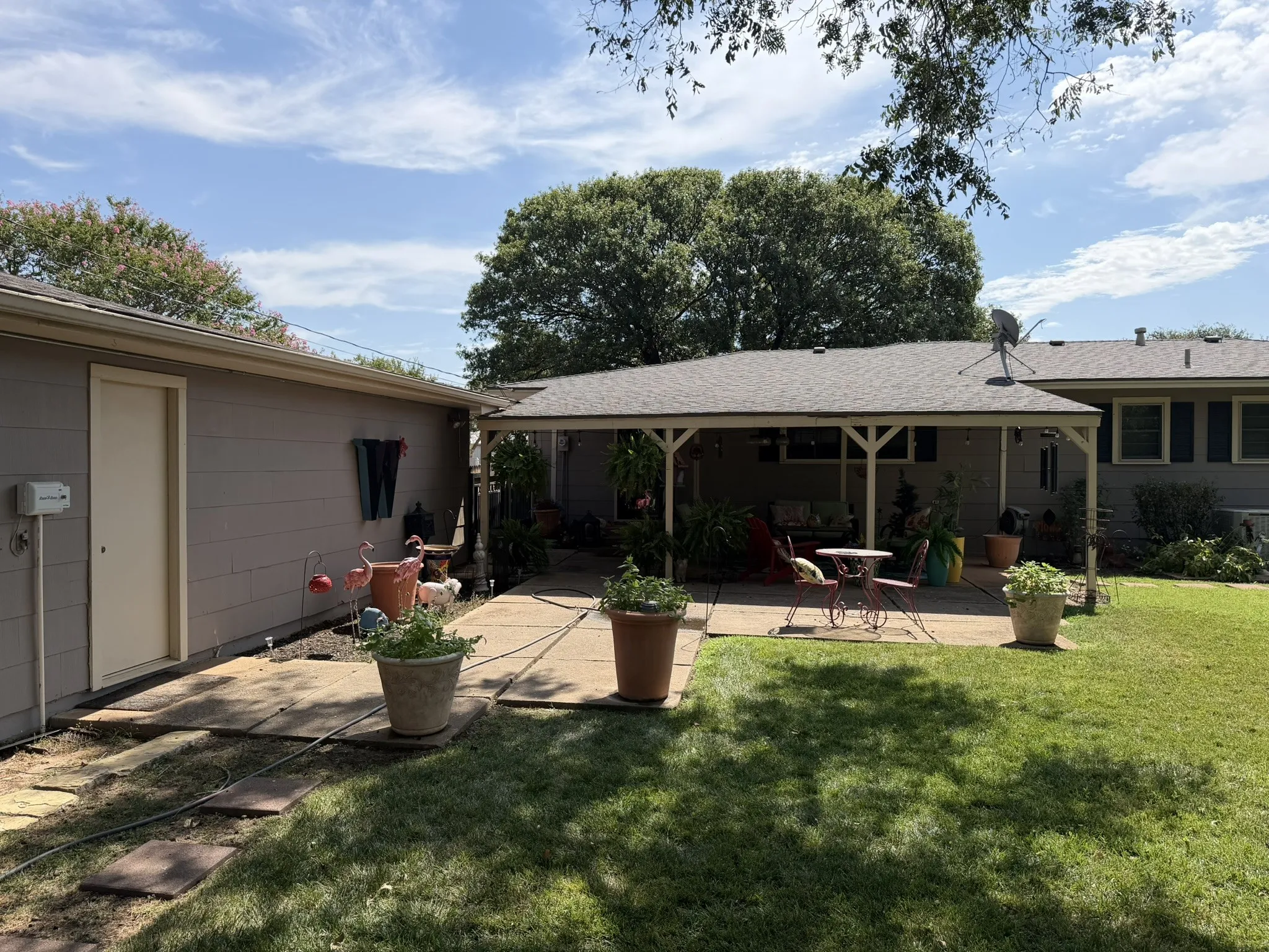 Single Family Residence For Sale in Hall County , 1209 N 17th Street, Memphis, Texas 79245, 3 Bedroom, 2 Bathroom, 2 Garage spaces, 1,666 Sqft, built in 1962, mls#21350742, Real Estate Agent in Memphis, Homes For Sale in Hall county, Homes For Sale in Memphis, Realtor in Memphis Texas, Real Estate Brokerage Independent Realty Texas, Luminita Cordes Realtor