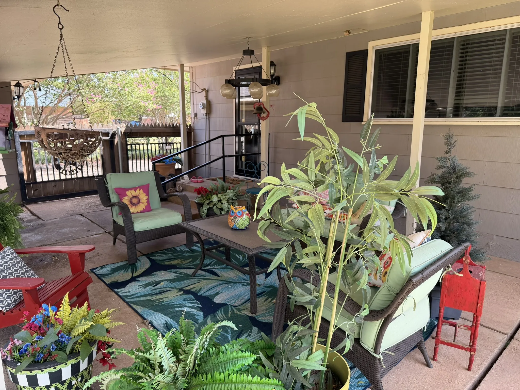 Single Family Residence For Sale in Hall County , 1209 N 17th Street, Memphis, Texas 79245, 3 Bedroom, 2 Bathroom, 2 Garage spaces, 1,666 Sqft, built in 1962, mls#21350742, Real Estate Agent in Memphis, Homes For Sale in Hall county, Homes For Sale in Memphis, Realtor in Memphis Texas, Real Estate Brokerage Independent Realty Texas, Luminita Cordes Realtor