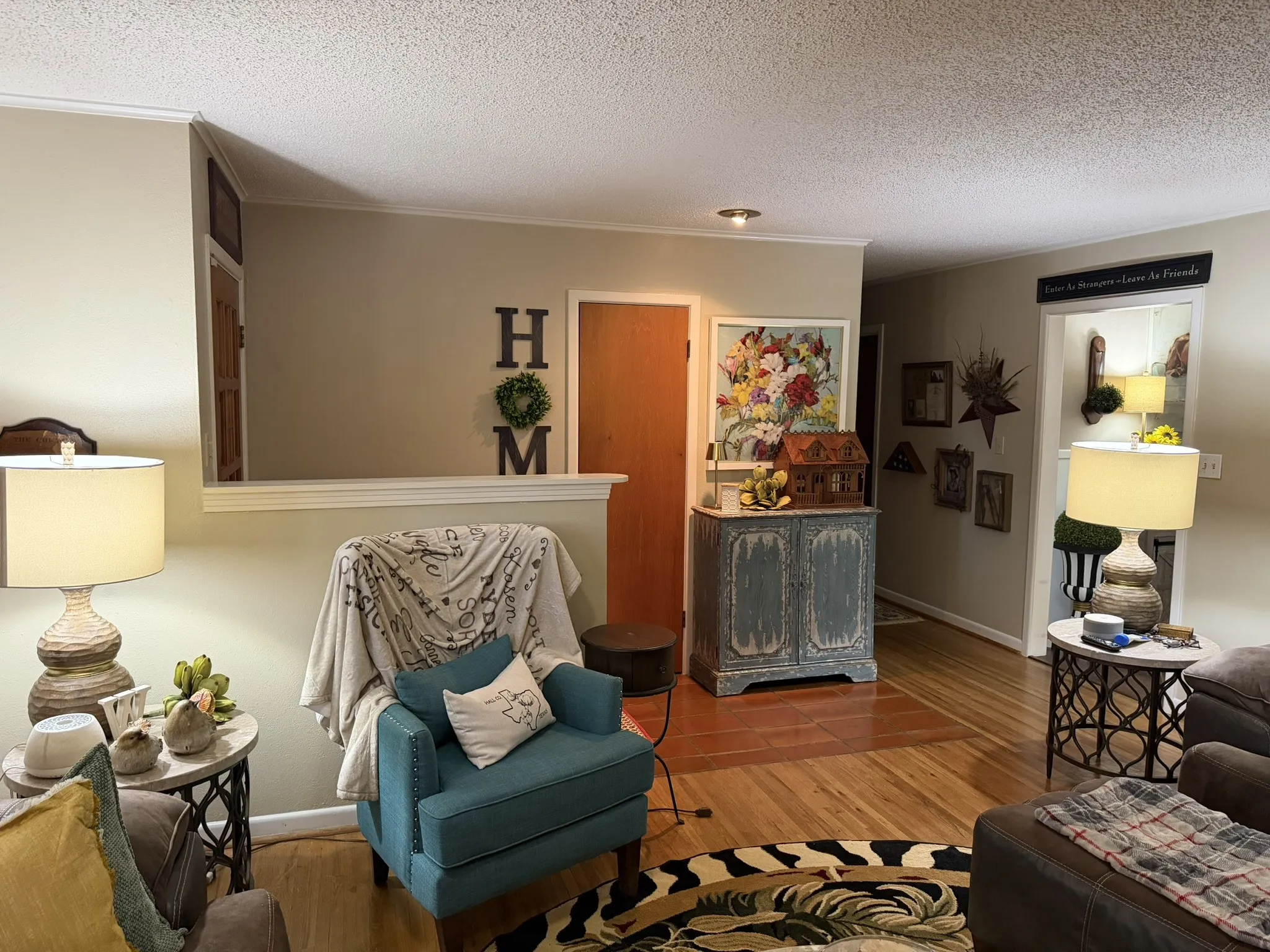 Single Family Residence For Sale in Hall County , 1209 N 17th Street, Memphis, Texas 79245, 3 Bedroom, 2 Bathroom, 2 Garage spaces, 1,666 Sqft, built in 1962, mls#21350742, Real Estate Agent in Memphis, Homes For Sale in Hall county, Homes For Sale in Memphis, Realtor in Memphis Texas, Real Estate Brokerage Independent Realty Texas, Luminita Cordes Realtor