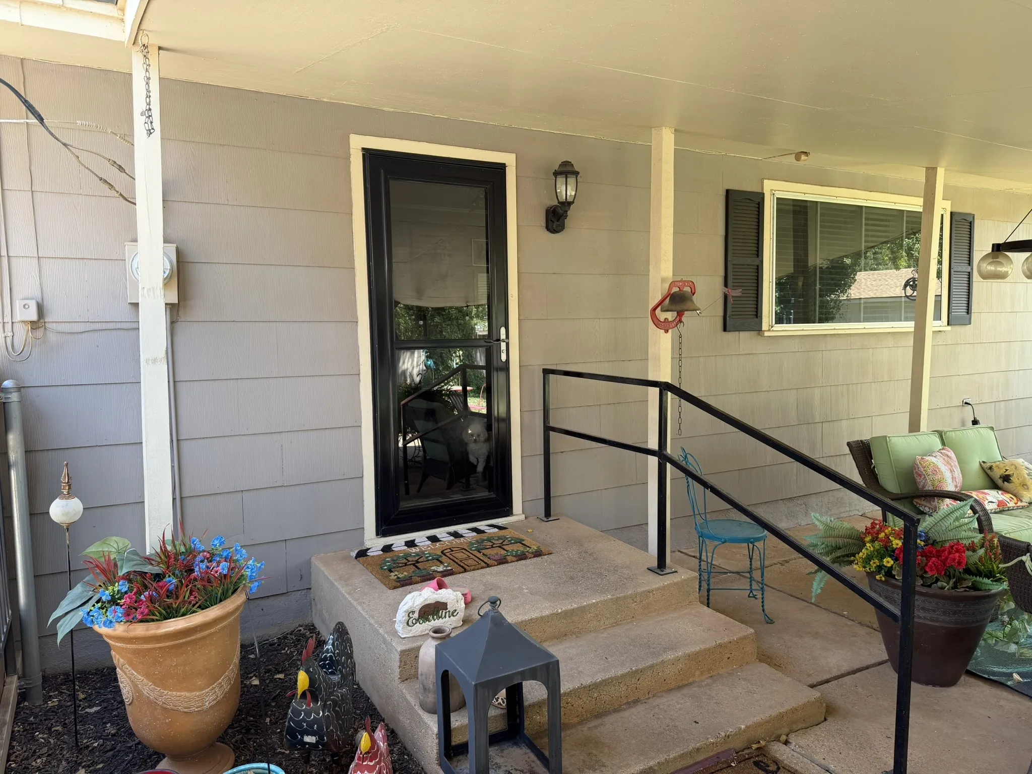 Single Family Residence For Sale in Hall County , 1209 N 17th Street, Memphis, Texas 79245, 3 Bedroom, 2 Bathroom, 2 Garage spaces, 1,666 Sqft, built in 1962, mls#21350742, Real Estate Agent in Memphis, Homes For Sale in Hall county, Homes For Sale in Memphis, Realtor in Memphis Texas, Real Estate Brokerage Independent Realty Texas, Luminita Cordes Realtor