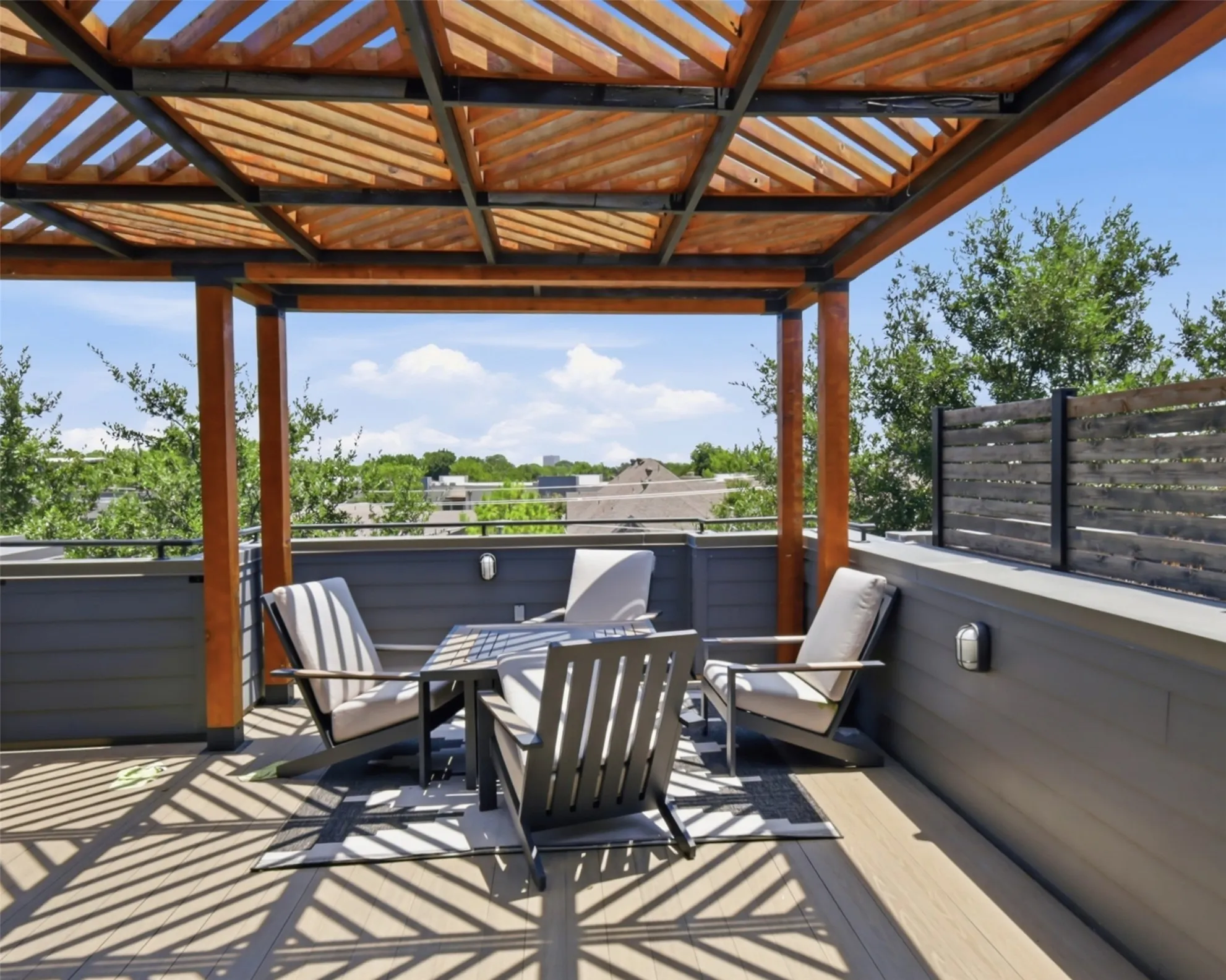 Townhouse For Sale in Dallas County , 1918 Hope Way, Dallas, Texas 75206, 3 Bedroom, 4 Bathroom, 2 Garage spaces, 2,159 Sqft, built in 2008, mls#21348056, Real Estate Agent in Dallas, Homes For Sale in Dallas county, Homes For Sale in Dallas, Realtor in Dallas Texas, Real Estate Brokerage Independent Realty Texas, Luminita Cordes Realtor