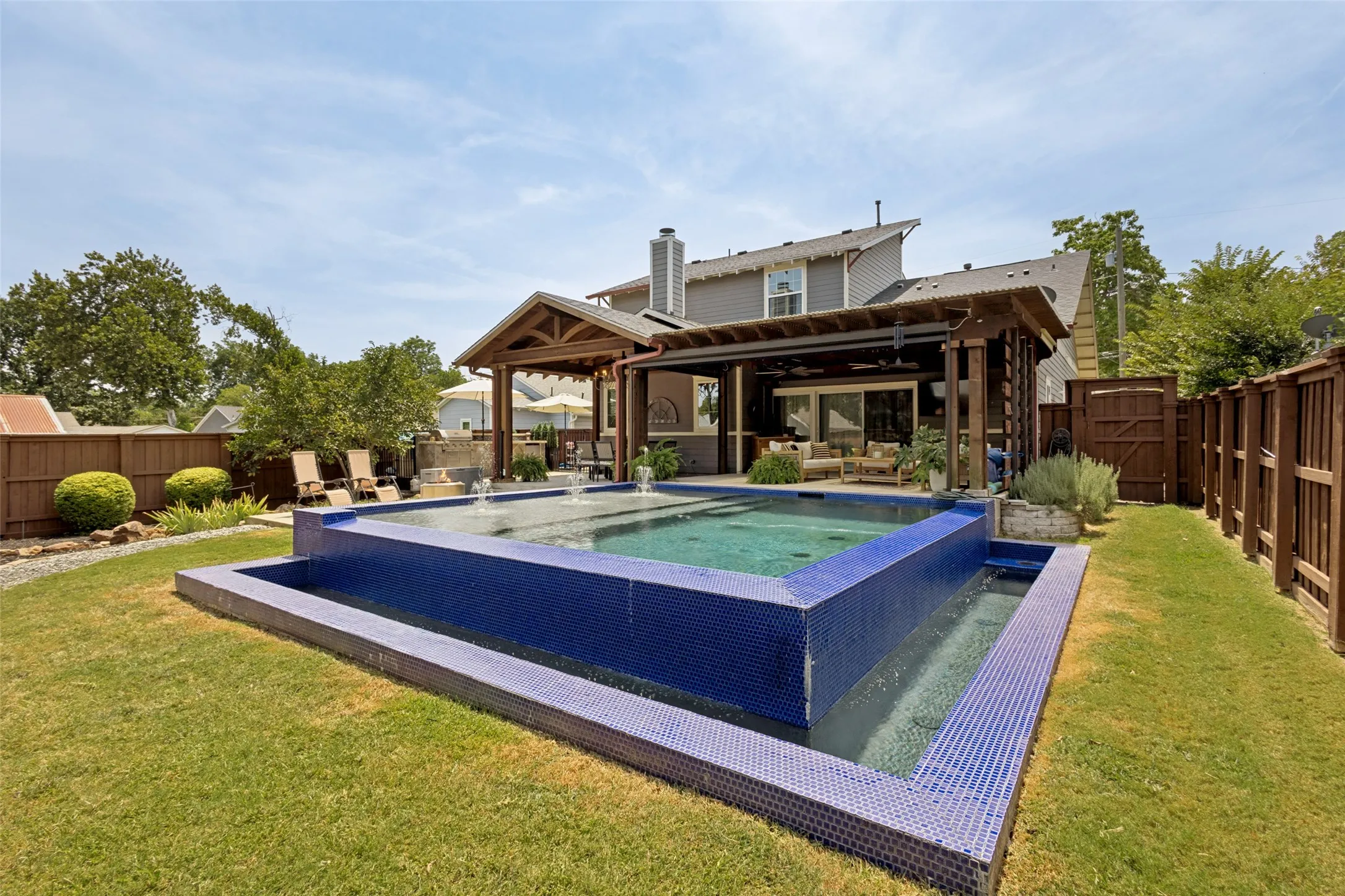 Single Family Residence For Sale in Collin County , 508 Jones Street, Mc Kinney, Texas 75069, 4 Bedroom, 3 Bathroom, 2 Garage spaces, 2,518 Sqft, built in 2012, mls#21349652, Real Estate Agent in Mc Kinney, Homes For Sale in Collin county, Homes For Sale in Mc Kinney, Realtor in Mc Kinney Texas, Real Estate Brokerage Independent Realty Texas, Luminita Cordes Realtor
