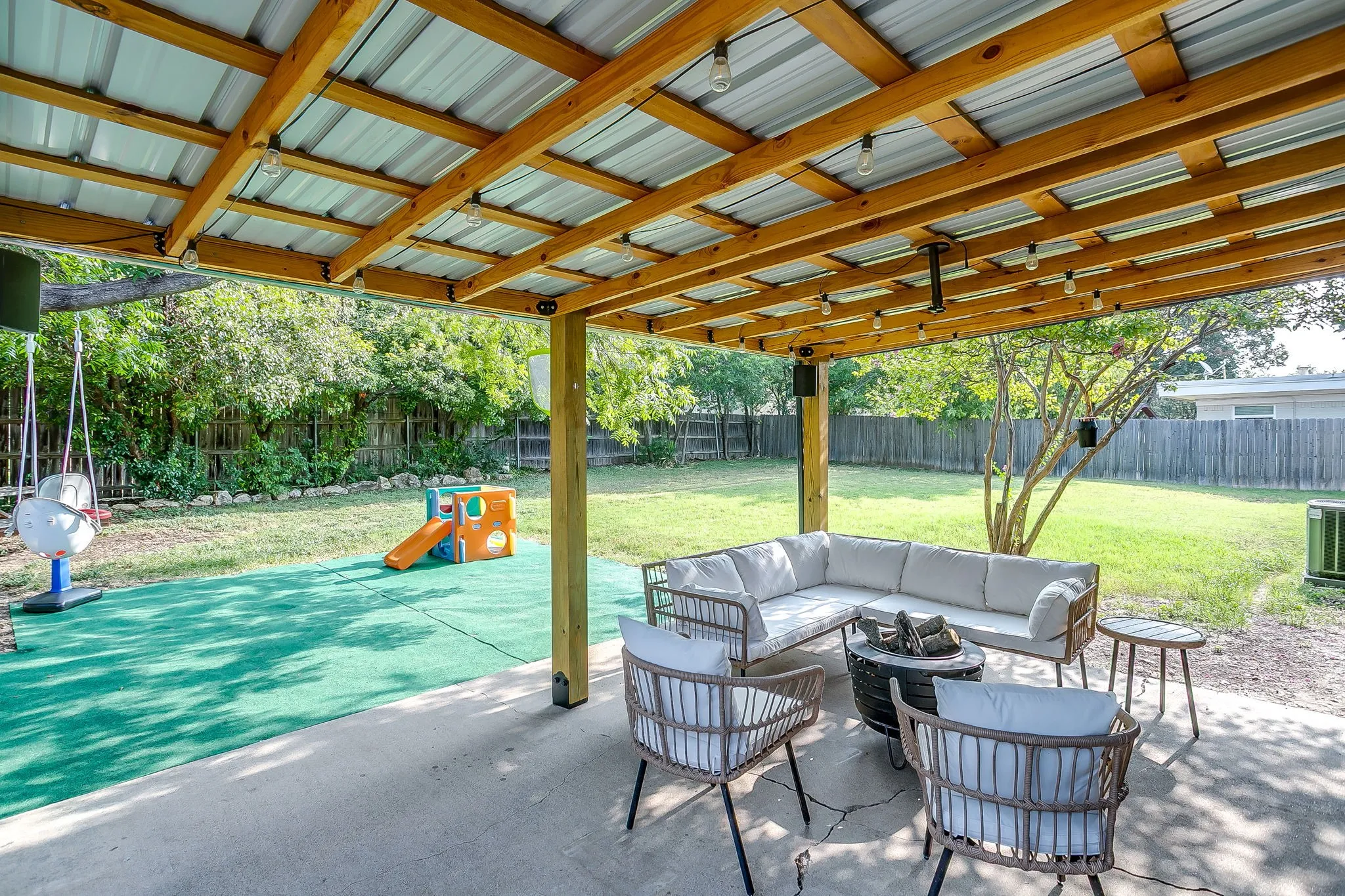 Single Family Residence For Sale in Tarrant County , 7112 Culver Avenue, Fort Worth, Texas 76116, 3 Bedroom, 2 Bathroom, 2 Garage spaces, 1,470 Sqft, built in 1958, mls#21351871, Real Estate Agent in Fort Worth, Homes For Sale in Tarrant county, Homes For Sale in Fort Worth, Realtor in Fort Worth Texas, Real Estate Brokerage Independent Realty Texas, Luminita Cordes Realtor