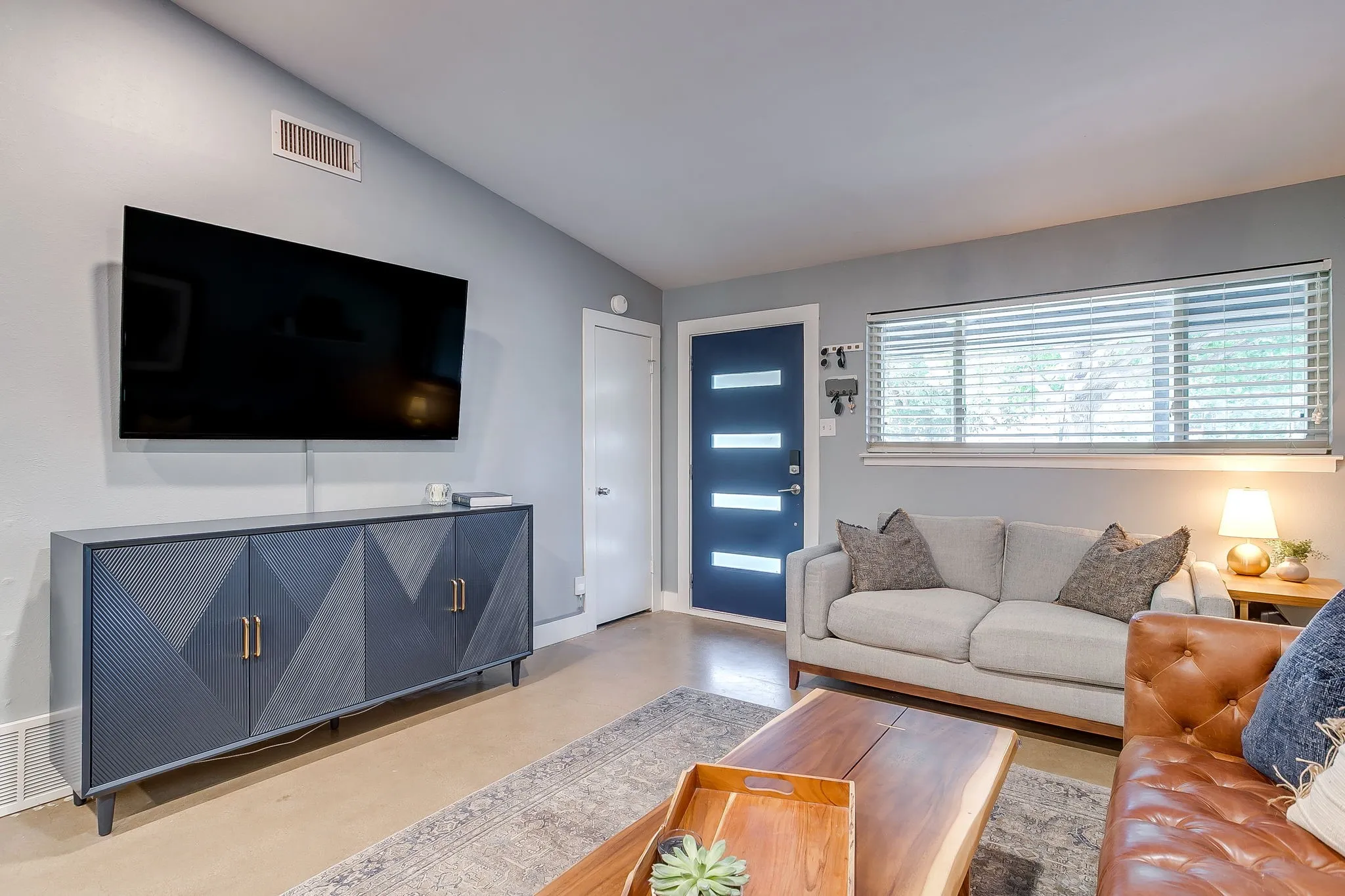 Single Family Residence For Sale in Tarrant County , 7112 Culver Avenue, Fort Worth, Texas 76116, 3 Bedroom, 2 Bathroom, 2 Garage spaces, 1,470 Sqft, built in 1958, mls#21351871, Real Estate Agent in Fort Worth, Homes For Sale in Tarrant county, Homes For Sale in Fort Worth, Realtor in Fort Worth Texas, Real Estate Brokerage Independent Realty Texas, Luminita Cordes Realtor
