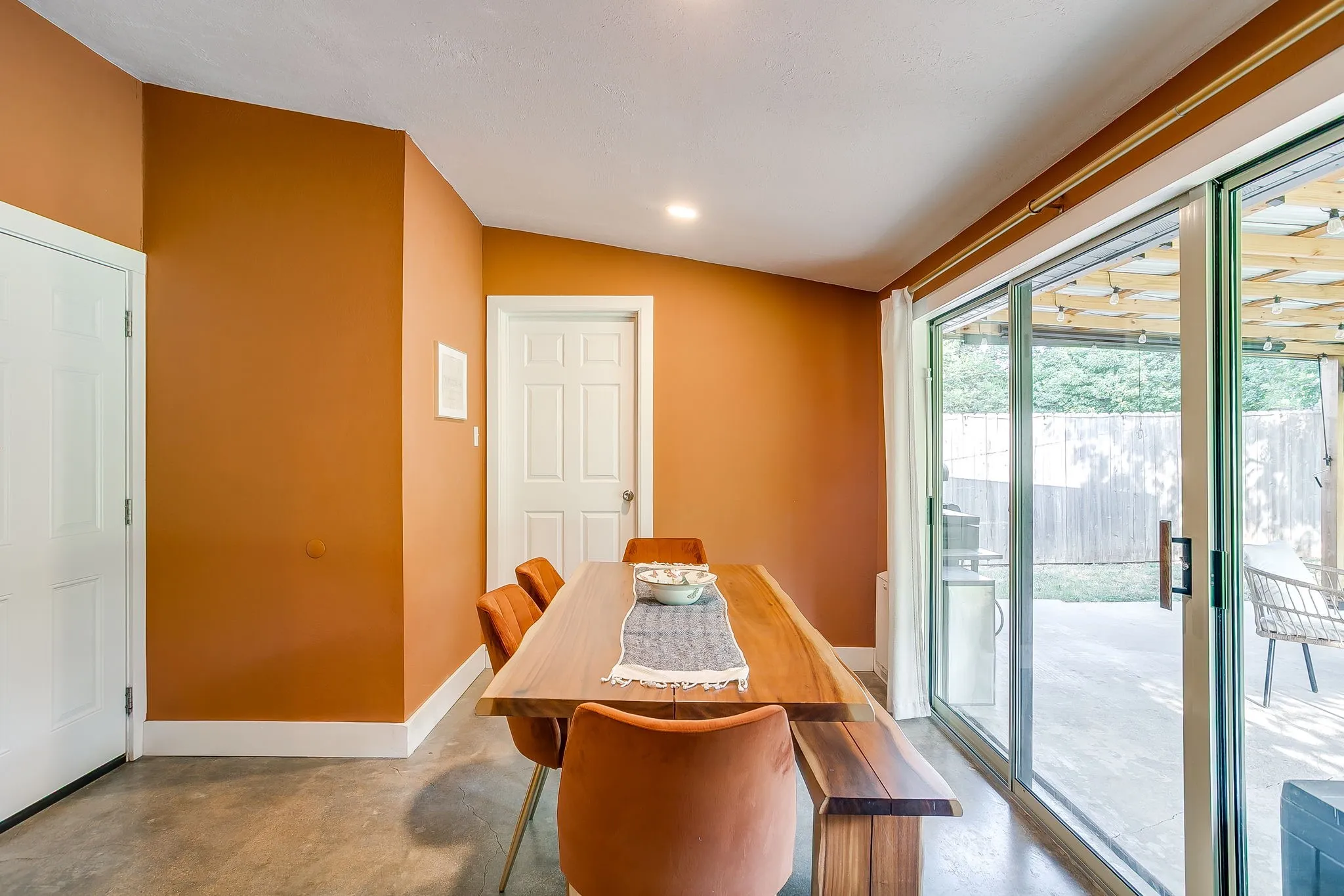 Single Family Residence For Sale in Tarrant County , 7112 Culver Avenue, Fort Worth, Texas 76116, 3 Bedroom, 2 Bathroom, 2 Garage spaces, 1,470 Sqft, built in 1958, mls#21351871, Real Estate Agent in Fort Worth, Homes For Sale in Tarrant county, Homes For Sale in Fort Worth, Realtor in Fort Worth Texas, Real Estate Brokerage Independent Realty Texas, Luminita Cordes Realtor