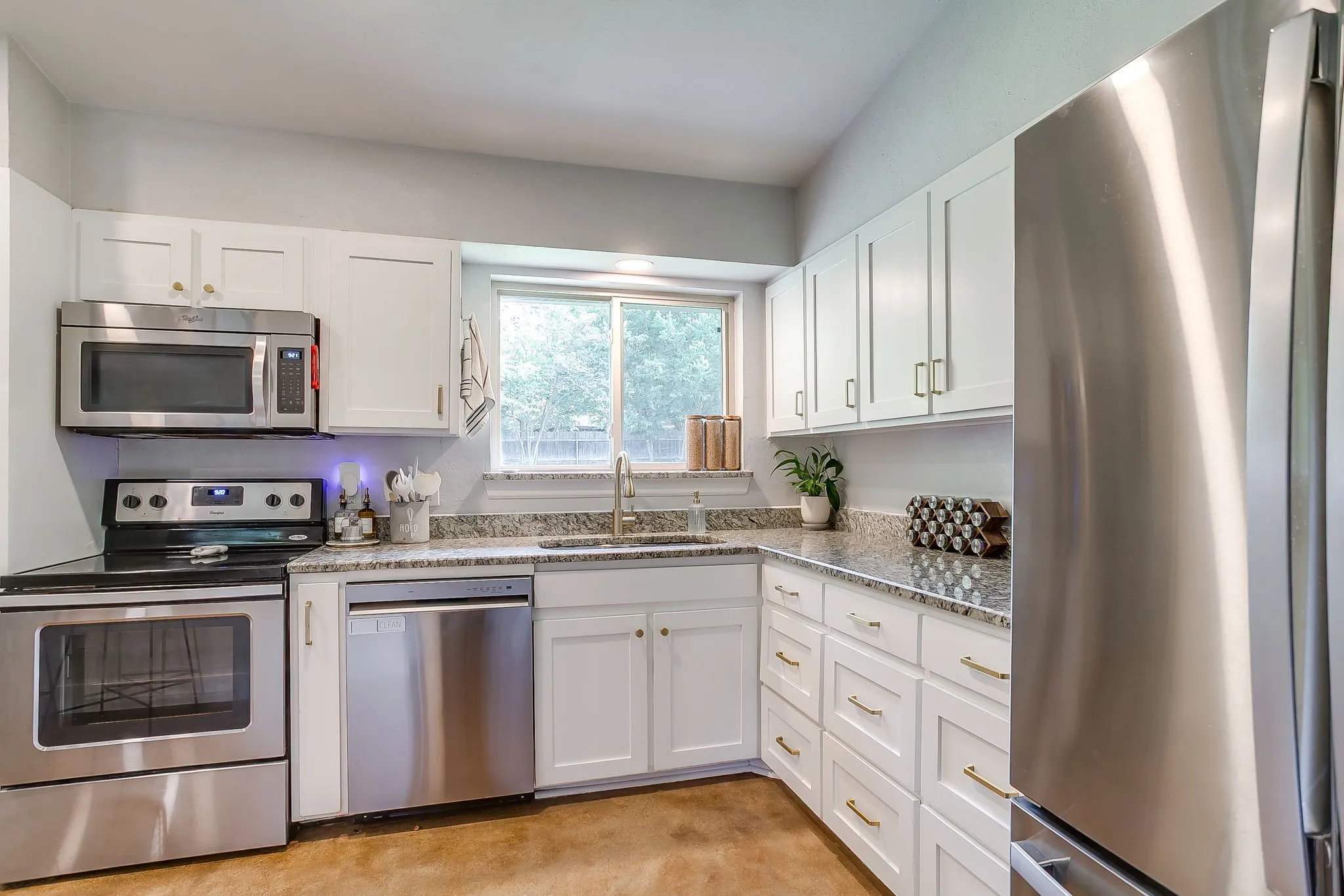 Single Family Residence For Sale in Tarrant County , 7112 Culver Avenue, Fort Worth, Texas 76116, 3 Bedroom, 2 Bathroom, 2 Garage spaces, 1,470 Sqft, built in 1958, mls#21351871, Real Estate Agent in Fort Worth, Homes For Sale in Tarrant county, Homes For Sale in Fort Worth, Realtor in Fort Worth Texas, Real Estate Brokerage Independent Realty Texas, Luminita Cordes Realtor