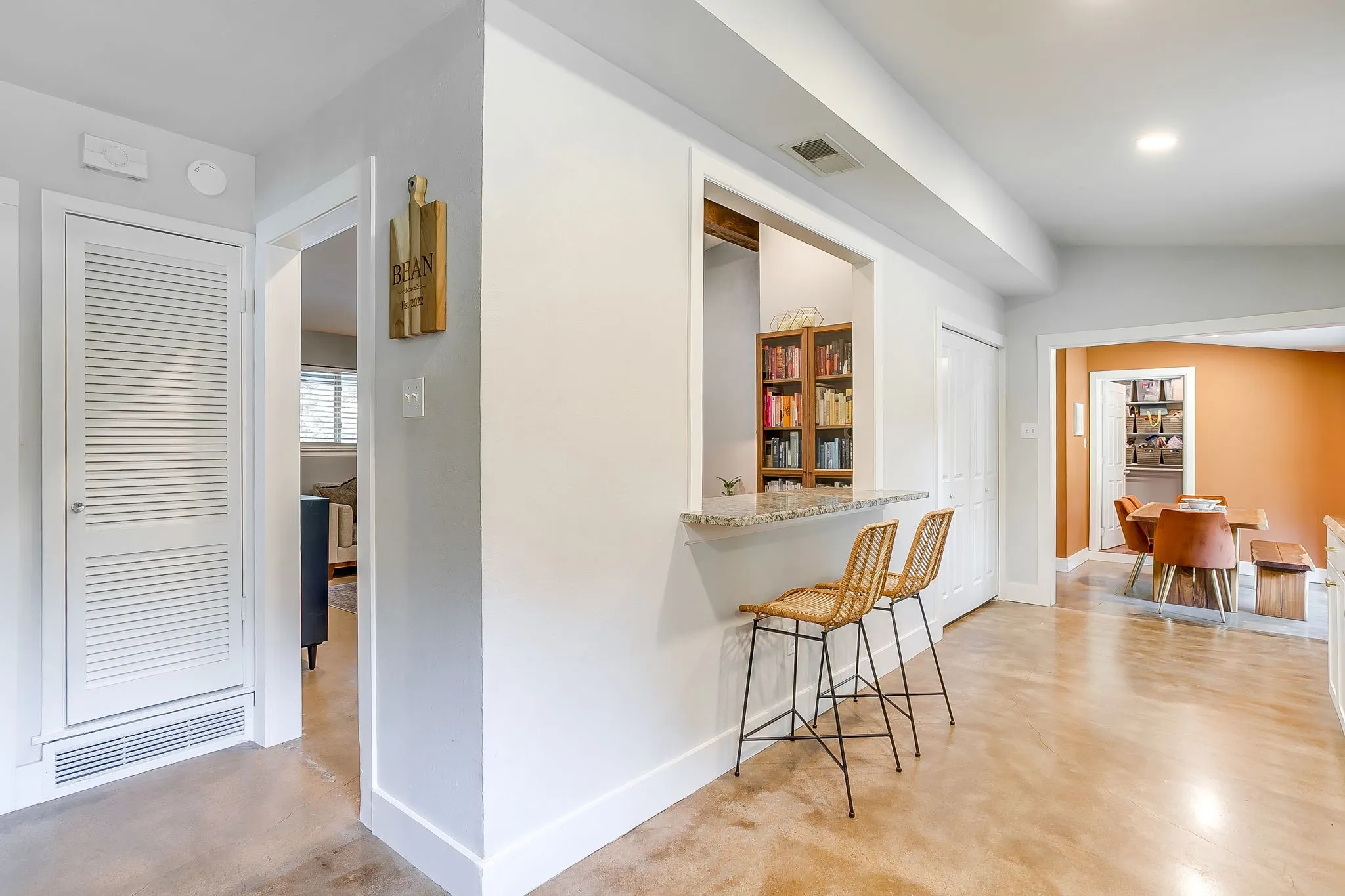 Single Family Residence For Sale in Tarrant County , 7112 Culver Avenue, Fort Worth, Texas 76116, 3 Bedroom, 2 Bathroom, 2 Garage spaces, 1,470 Sqft, built in 1958, mls#21351871, Real Estate Agent in Fort Worth, Homes For Sale in Tarrant county, Homes For Sale in Fort Worth, Realtor in Fort Worth Texas, Real Estate Brokerage Independent Realty Texas, Luminita Cordes Realtor