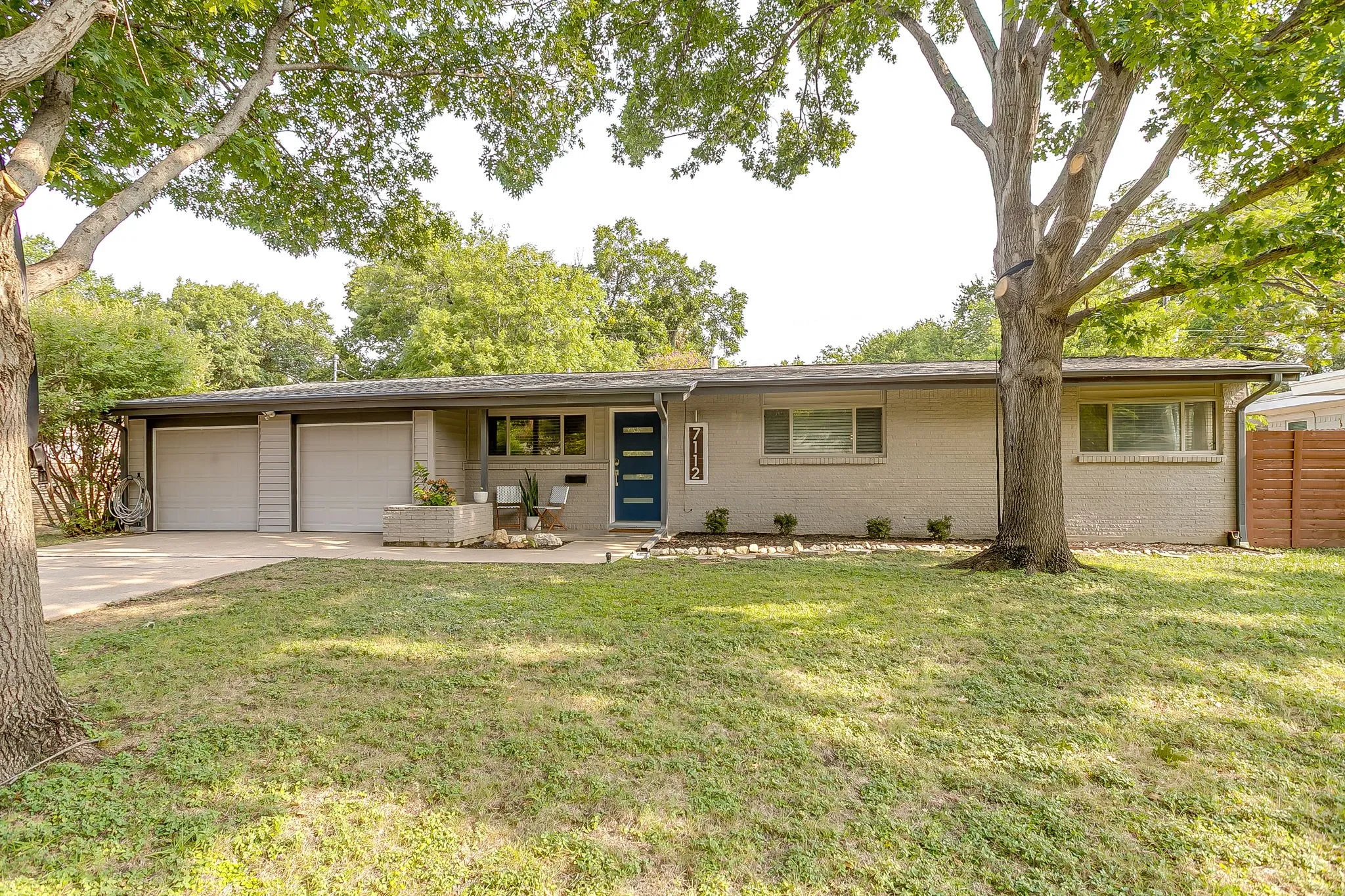 Single Family Residence For Sale in Tarrant County , 7112 Culver Avenue, Fort Worth, Texas 76116, 3 Bedroom, 2 Bathroom, 2 Garage spaces, 1,470 Sqft, built in 1958, mls#21351871, Real Estate Agent in Fort Worth, Homes For Sale in Tarrant county, Homes For Sale in Fort Worth, Realtor in Fort Worth Texas, Real Estate Brokerage Independent Realty Texas, Luminita Cordes Realtor