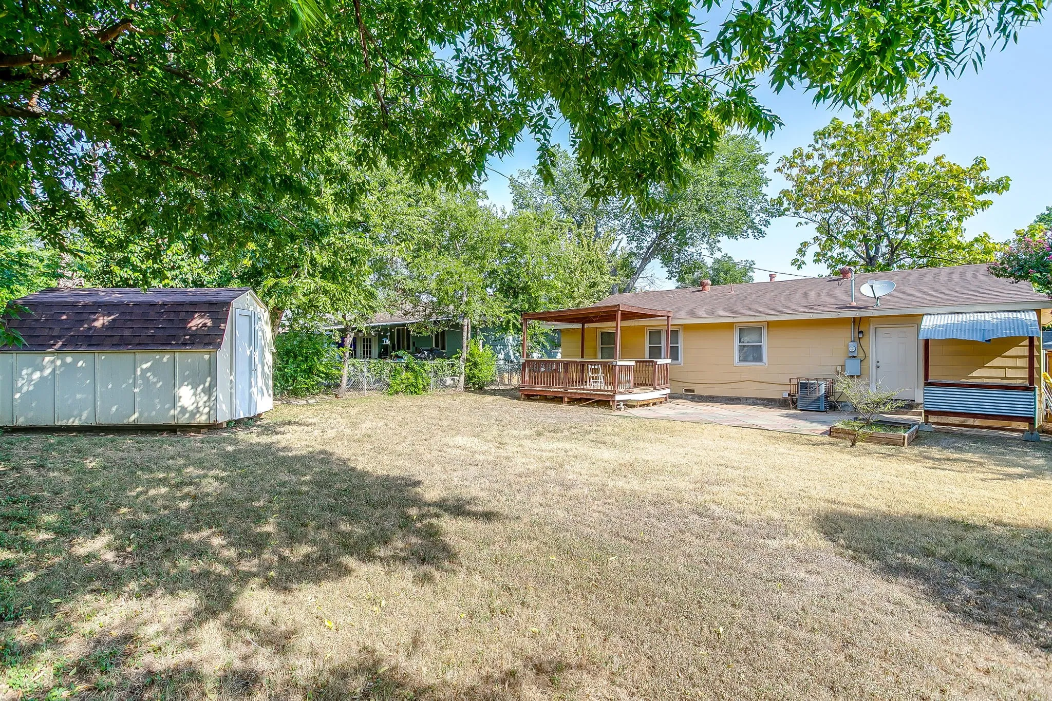 Single Family Residence For Rent in Tarrant County , 4713 Kilpatrick Avenue, Fort Worth, Texas 76107, 3 Bedroom, 2 Bathroom, Garage spaces, 1,400 Sqft, built in 1954, mls#21351881, Real Estate Agent in Fort Worth, Homes For Rent in Tarrant county, Homes For Rent in Fort Worth, Realtor in Fort Worth Texas, Real Estate Brokerage Independent Realty Texas, Luminita Cordes Realtor