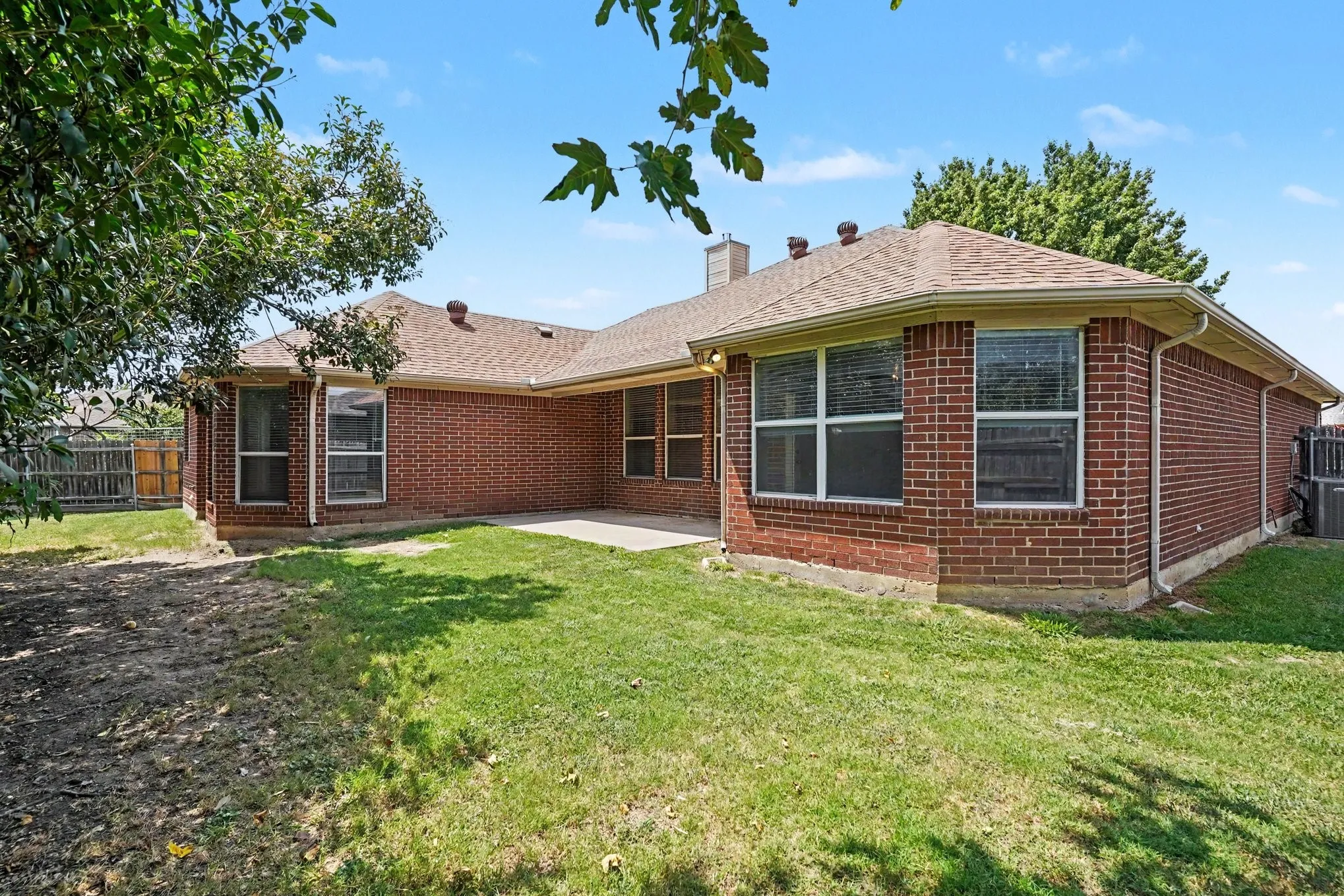 Single Family Residence For Sale in Tarrant County , 4968 Happy Trail, Fort Worth, Texas 76244, 4 Bedroom, 2 Bathroom, 2 Garage spaces, 1,902 Sqft, built in 2002, mls#21346563, Real Estate Agent in Fort Worth, Homes For Sale in Tarrant county, Homes For Sale in Fort Worth, Realtor in Fort Worth Texas, Real Estate Brokerage Independent Realty Texas, Luminita Cordes Realtor