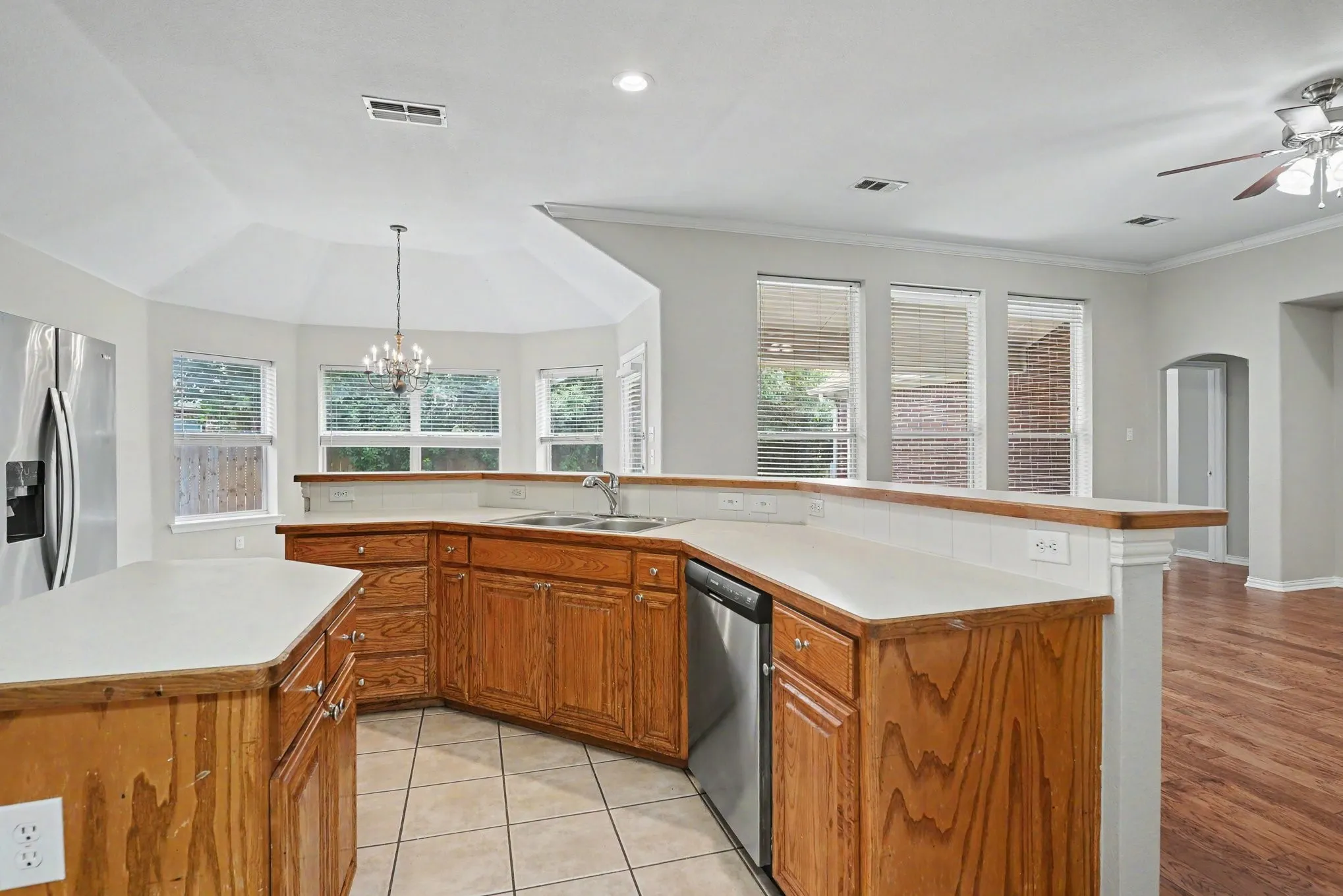 Single Family Residence For Sale in Tarrant County , 4968 Happy Trail, Fort Worth, Texas 76244, 4 Bedroom, 2 Bathroom, 2 Garage spaces, 1,902 Sqft, built in 2002, mls#21346563, Real Estate Agent in Fort Worth, Homes For Sale in Tarrant county, Homes For Sale in Fort Worth, Realtor in Fort Worth Texas, Real Estate Brokerage Independent Realty Texas, Luminita Cordes Realtor