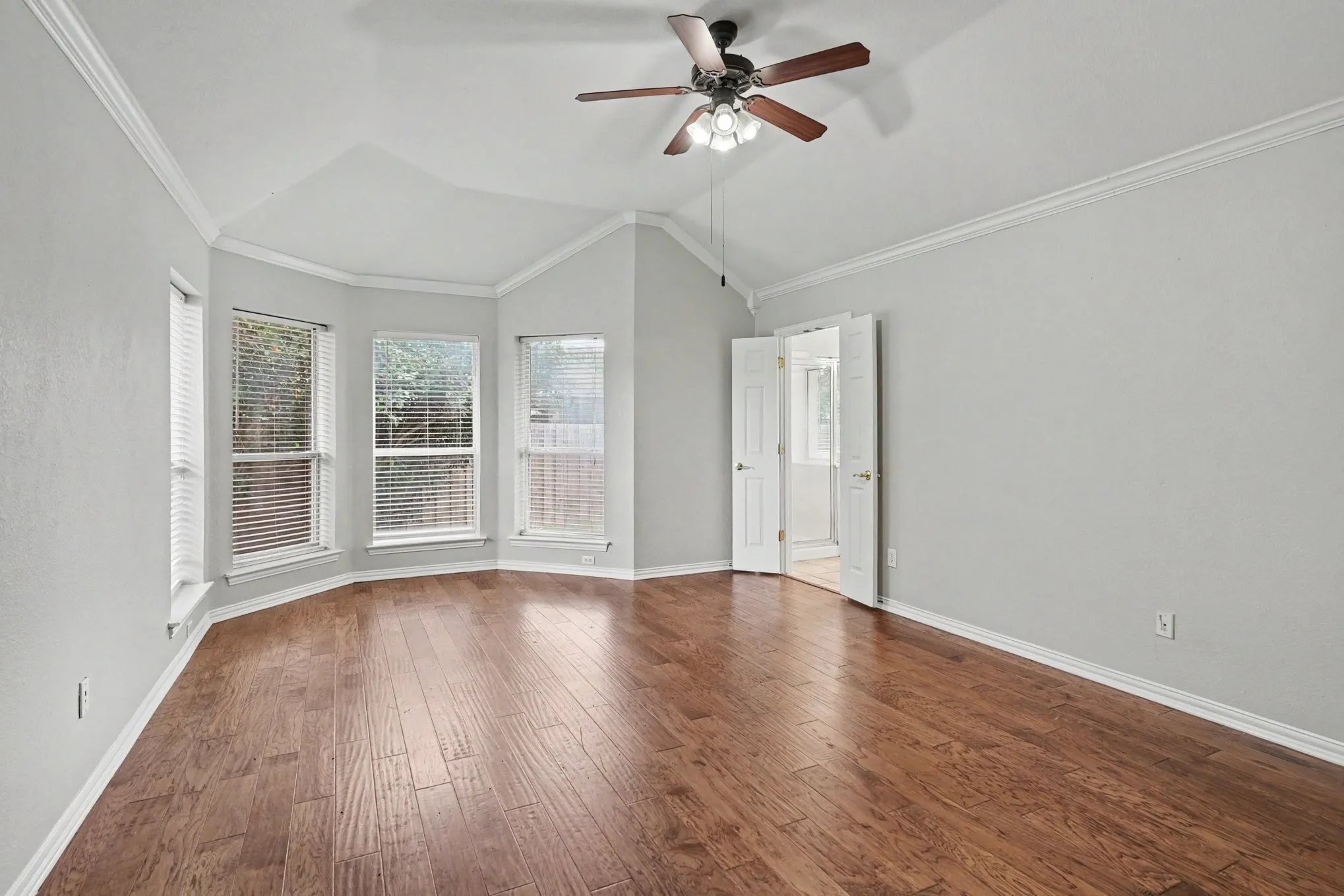 Single Family Residence For Sale in Tarrant County , 4968 Happy Trail, Fort Worth, Texas 76244, 4 Bedroom, 2 Bathroom, 2 Garage spaces, 1,902 Sqft, built in 2002, mls#21346563, Real Estate Agent in Fort Worth, Homes For Sale in Tarrant county, Homes For Sale in Fort Worth, Realtor in Fort Worth Texas, Real Estate Brokerage Independent Realty Texas, Luminita Cordes Realtor