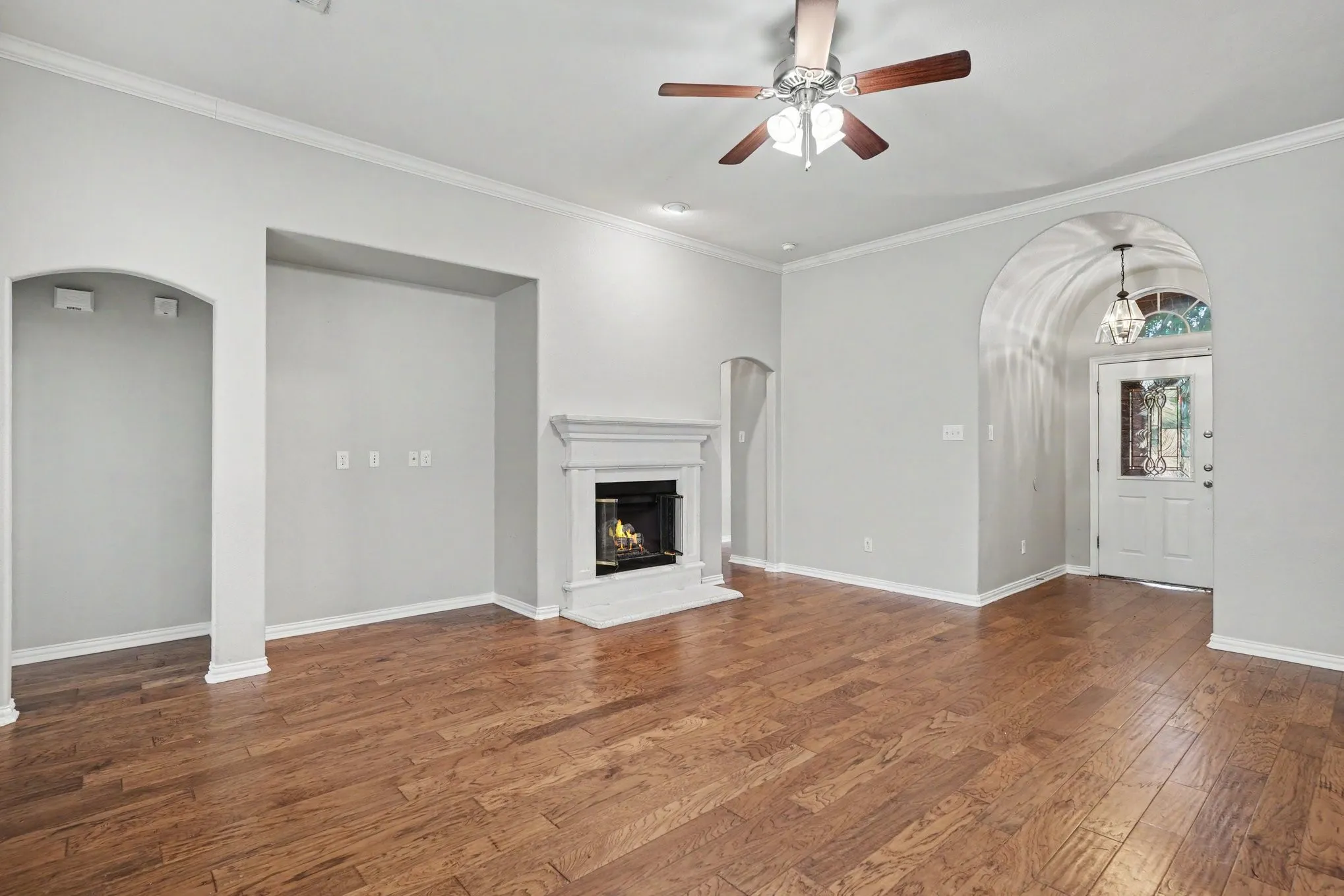 Single Family Residence For Sale in Tarrant County , 4968 Happy Trail, Fort Worth, Texas 76244, 4 Bedroom, 2 Bathroom, 2 Garage spaces, 1,902 Sqft, built in 2002, mls#21346563, Real Estate Agent in Fort Worth, Homes For Sale in Tarrant county, Homes For Sale in Fort Worth, Realtor in Fort Worth Texas, Real Estate Brokerage Independent Realty Texas, Luminita Cordes Realtor