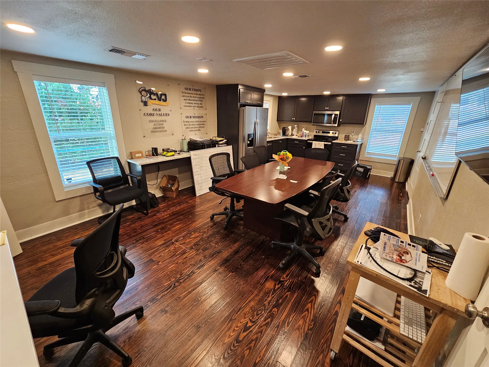 Meeting area and break room
