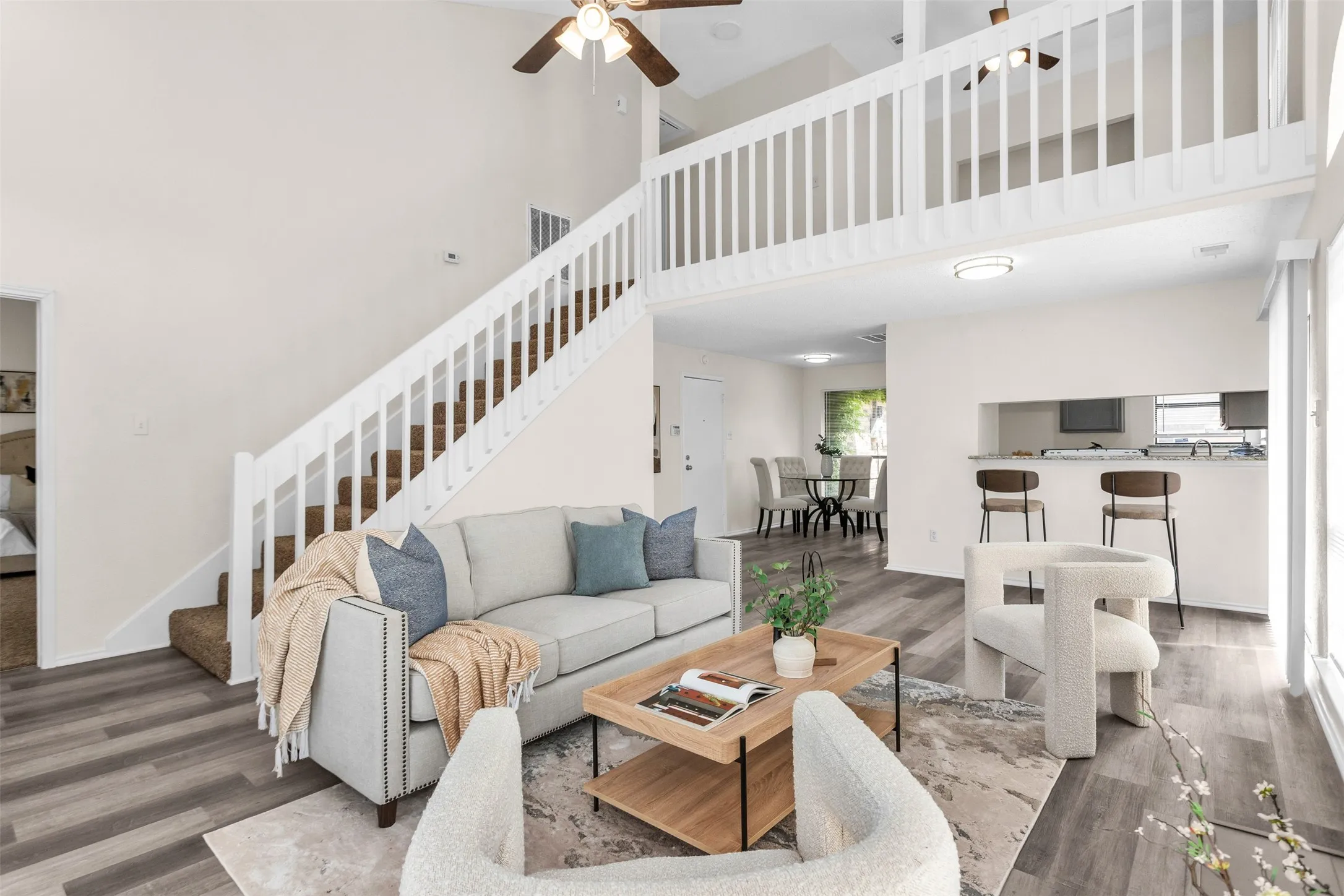 Open and bright floor plan