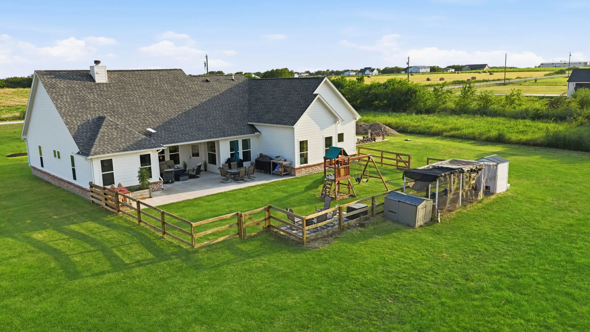 Single Family Residence For Sale in Hunt County , 5692 County Road 1093, Celeste, Texas 75423, 3 Bedroom, 2 Bathroom, 2 Garage spaces, 2,250 Sqft, built in 2022, mls#21351812, Real Estate Agent in Celeste, Homes For Sale in Hunt county, Homes For Sale in Celeste, Realtor in Celeste Texas, Real Estate Brokerage Independent Realty Texas, Luminita Cordes Realtor
