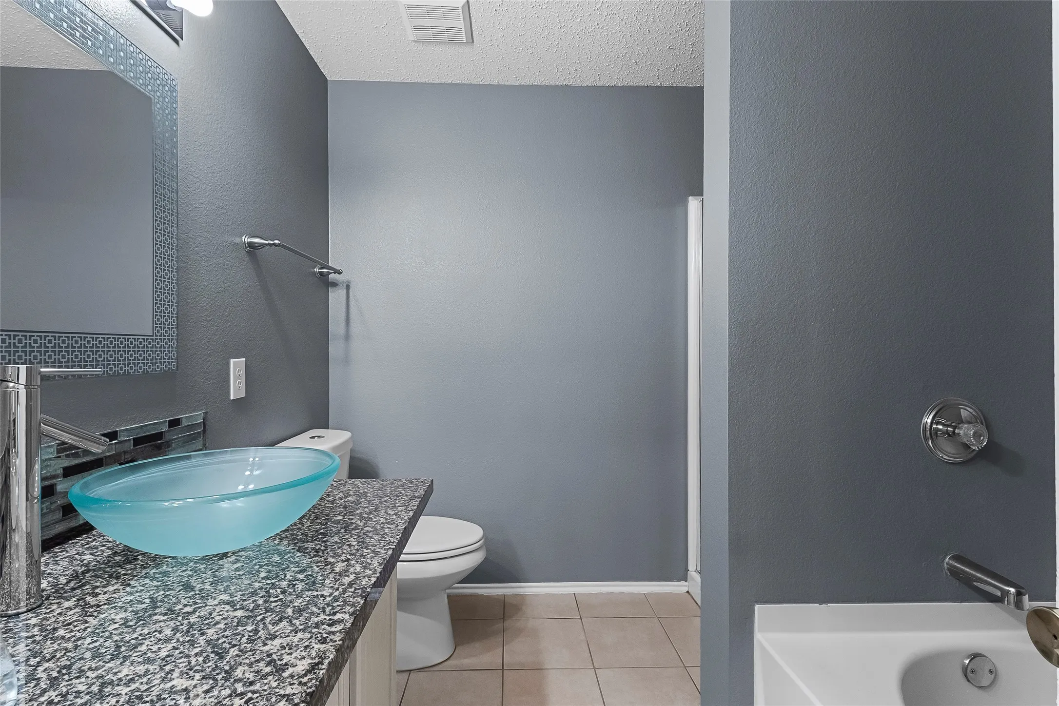 Single Family Residence For Sale in Tarrant County , 9121 Riding Stable Lane, Fort Worth, Texas 76123, 3 Bedroom, 2 Bathroom, 2 Garage spaces, 1,860 Sqft, built in 2004, mls#21351897, Real Estate Agent in Fort Worth, Homes For Sale in Tarrant county, Homes For Sale in Fort Worth, Realtor in Fort Worth Texas, Real Estate Brokerage Independent Realty Texas, Luminita Cordes Realtor