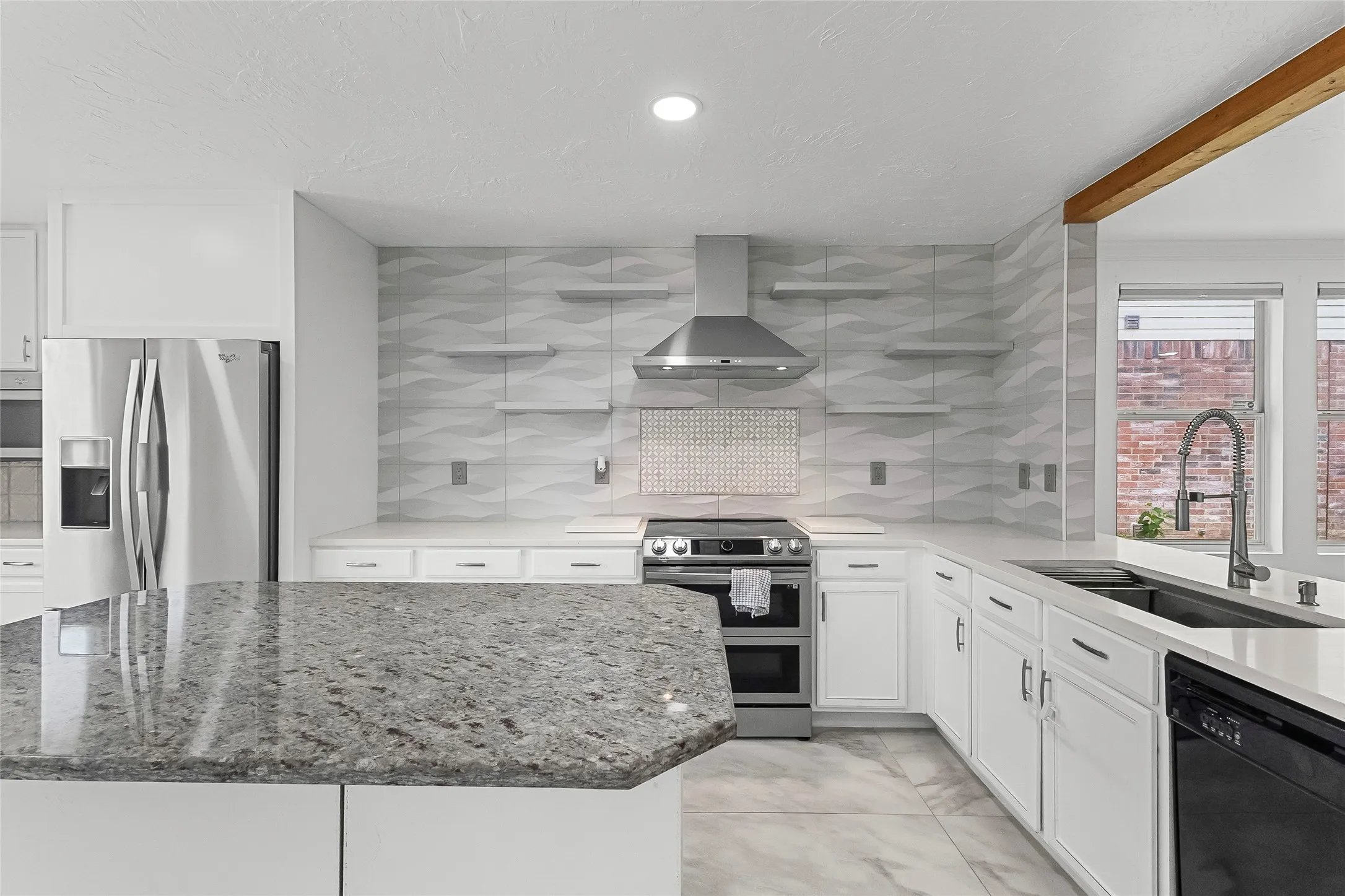 Single Family Residence For Sale in Tarrant County , 9121 Riding Stable Lane, Fort Worth, Texas 76123, 3 Bedroom, 2 Bathroom, 2 Garage spaces, 1,860 Sqft, built in 2004, mls#21351897, Real Estate Agent in Fort Worth, Homes For Sale in Tarrant county, Homes For Sale in Fort Worth, Realtor in Fort Worth Texas, Real Estate Brokerage Independent Realty Texas, Luminita Cordes Realtor