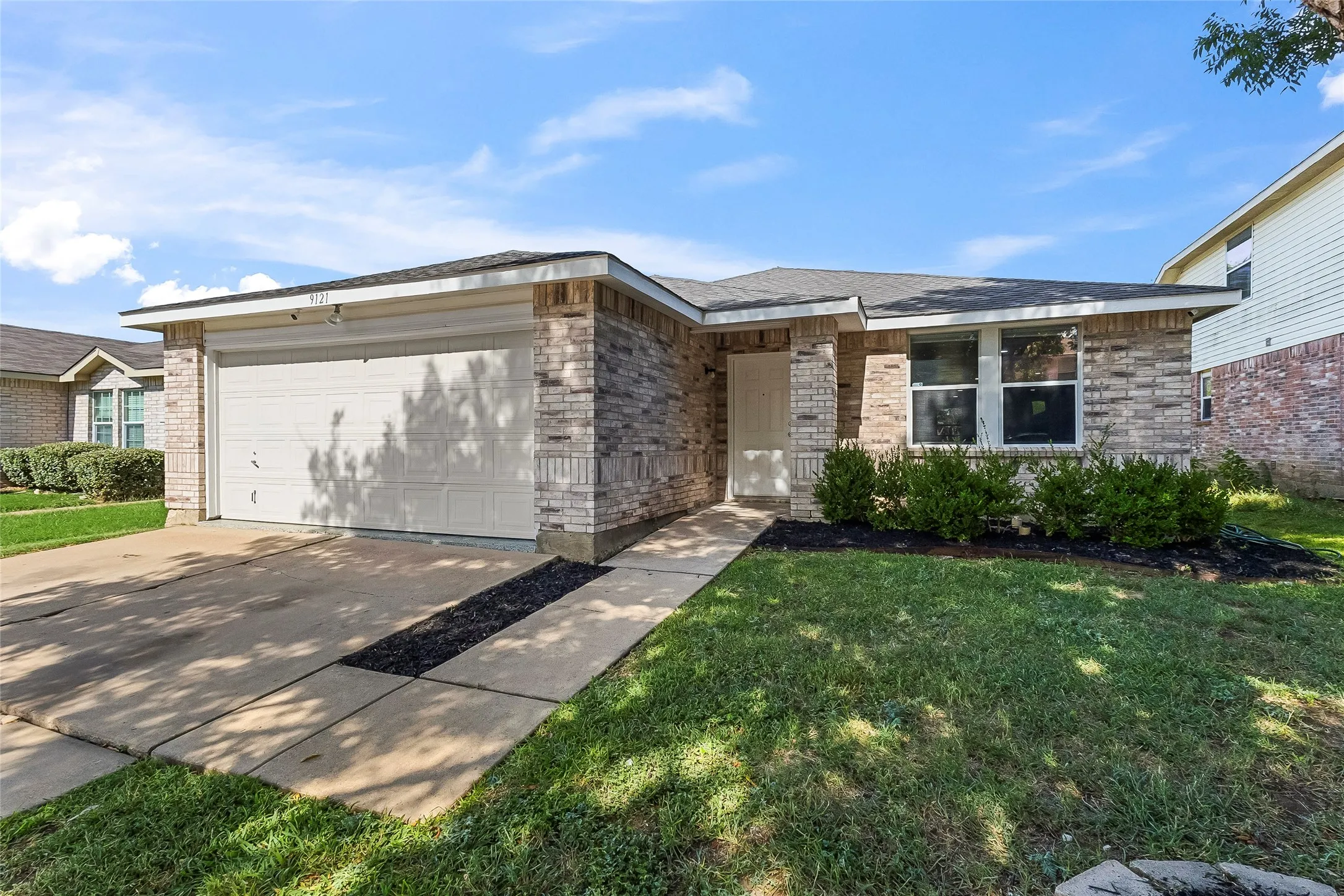 Single Family Residence For Sale in Tarrant County , 9121 Riding Stable Lane, Fort Worth, Texas 76123, 3 Bedroom, 2 Bathroom, 2 Garage spaces, 1,860 Sqft, built in 2004, mls#21351897, Real Estate Agent in Fort Worth, Homes For Sale in Tarrant county, Homes For Sale in Fort Worth, Realtor in Fort Worth Texas, Real Estate Brokerage Independent Realty Texas, Luminita Cordes Realtor