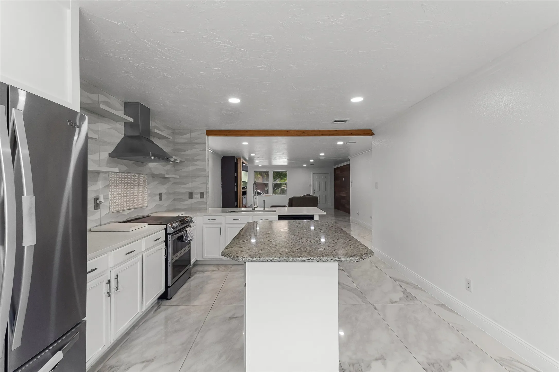 Single Family Residence For Sale in Tarrant County , 9121 Riding Stable Lane, Fort Worth, Texas 76123, 3 Bedroom, 2 Bathroom, 2 Garage spaces, 1,860 Sqft, built in 2004, mls#21351897, Real Estate Agent in Fort Worth, Homes For Sale in Tarrant county, Homes For Sale in Fort Worth, Realtor in Fort Worth Texas, Real Estate Brokerage Independent Realty Texas, Luminita Cordes Realtor