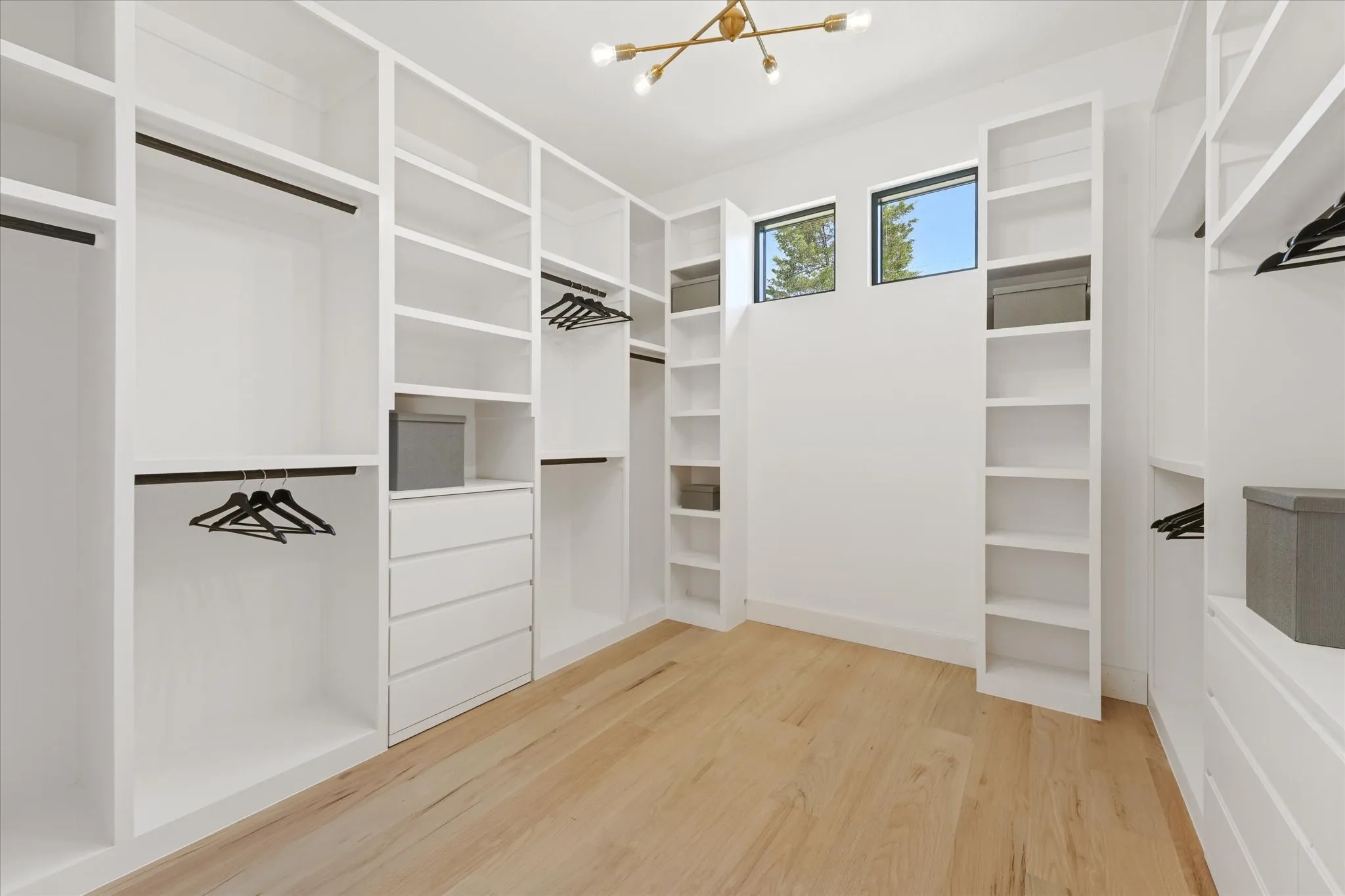 Single Family Residence For Sale in Dallas County , 1032 E Par View Circle, Grand Prairie, Texas 75104, 5 Bedroom, 5 Bathroom, 3 Garage spaces, 5,460 Sqft, built in 2026, mls#21348929, Real Estate Agent in Grand Prairie, Homes For Sale in Dallas county, Homes For Sale in Grand Prairie, Realtor in Grand Prairie Texas, Real Estate Brokerage Independent Realty Texas, Luminita Cordes Realtor