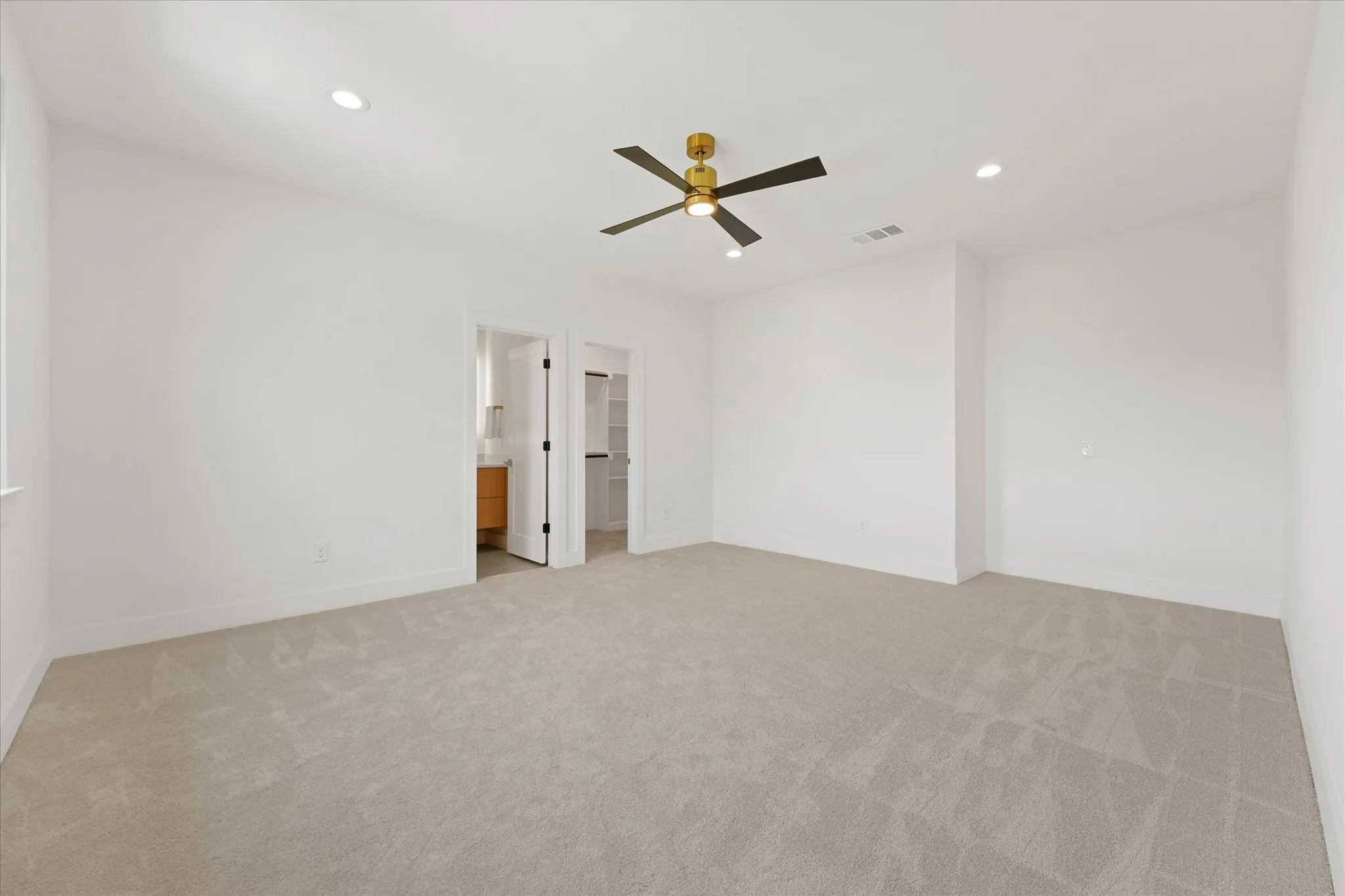 Single Family Residence For Sale in Dallas County , 1032 E Par View Circle, Grand Prairie, Texas 75104, 5 Bedroom, 5 Bathroom, 3 Garage spaces, 5,460 Sqft, built in 2026, mls#21348929, Real Estate Agent in Grand Prairie, Homes For Sale in Dallas county, Homes For Sale in Grand Prairie, Realtor in Grand Prairie Texas, Real Estate Brokerage Independent Realty Texas, Luminita Cordes Realtor