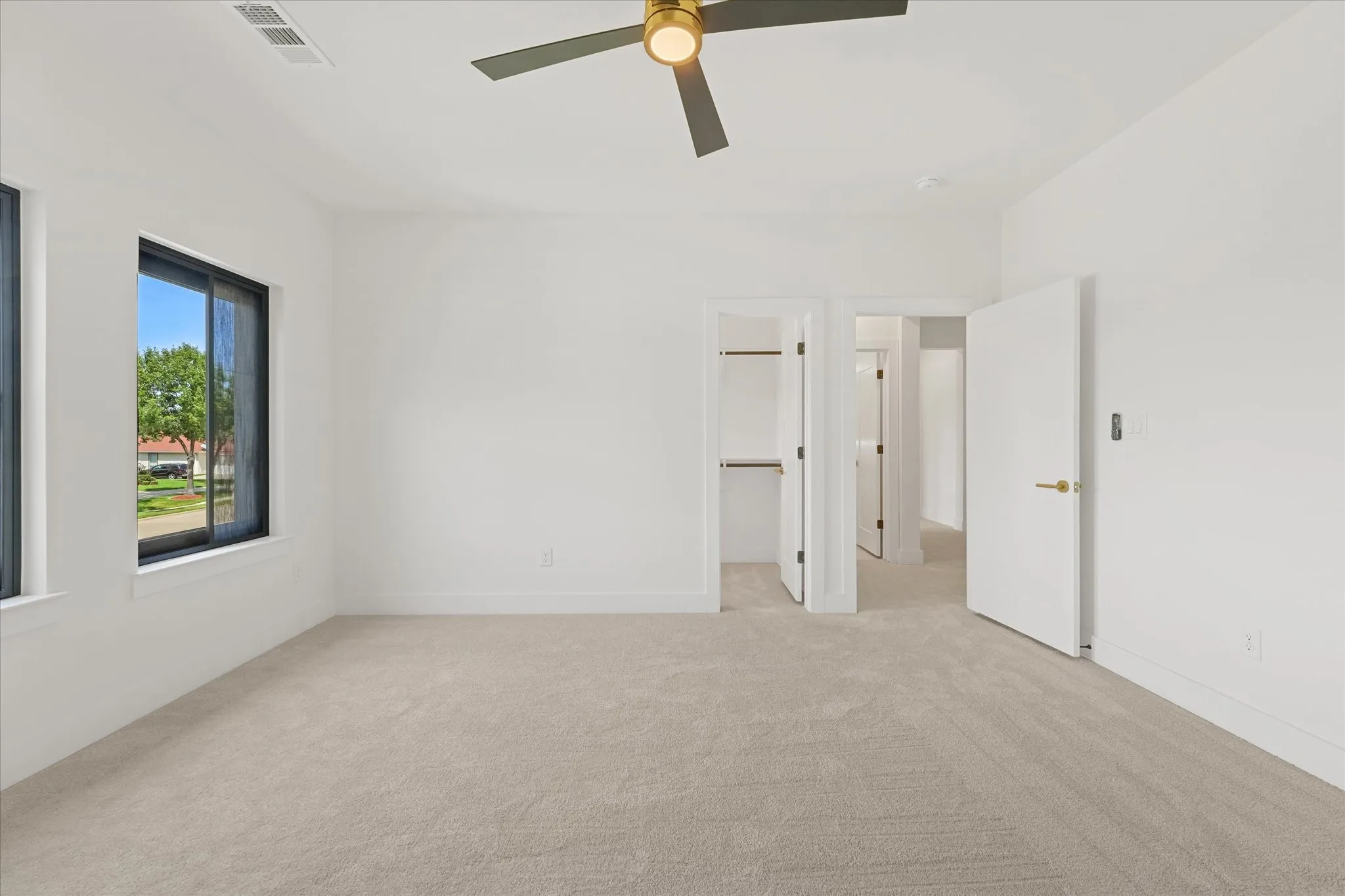 Single Family Residence For Sale in Dallas County , 1032 E Par View Circle, Grand Prairie, Texas 75104, 5 Bedroom, 5 Bathroom, 3 Garage spaces, 5,460 Sqft, built in 2026, mls#21348929, Real Estate Agent in Grand Prairie, Homes For Sale in Dallas county, Homes For Sale in Grand Prairie, Realtor in Grand Prairie Texas, Real Estate Brokerage Independent Realty Texas, Luminita Cordes Realtor