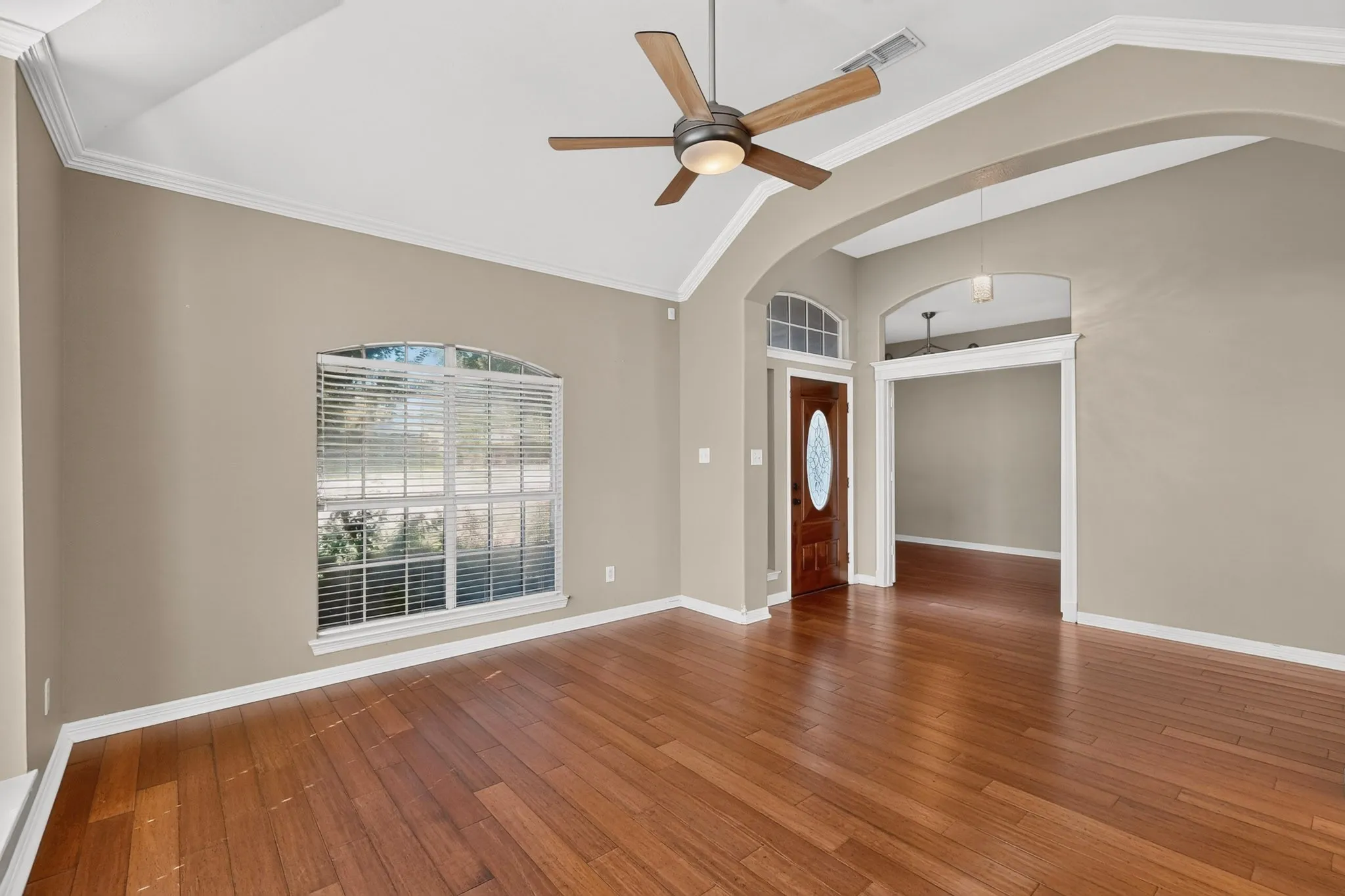 Single Family Residence For Rent in Tarrant County , 713 Mockingbird Court, Crowley, Texas 76036, 3 Bedroom, 3 Bathroom, 2 Garage spaces, 2,522 Sqft, built in 1996, mls#21349912, Real Estate Agent in Crowley, Homes For Rent in Tarrant county, Homes For Rent in Crowley, Realtor in Crowley Texas, Real Estate Brokerage Independent Realty Texas, Luminita Cordes Realtor