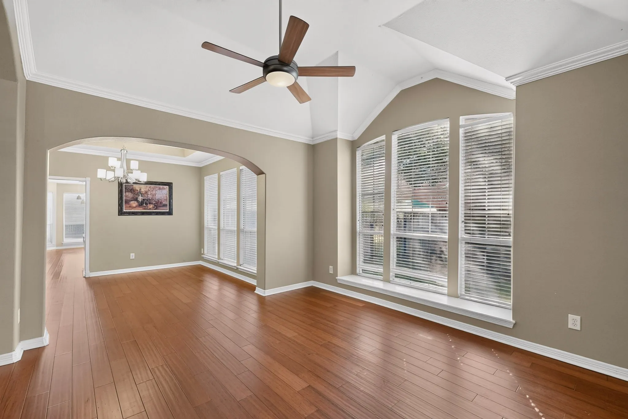 Single Family Residence For Rent in Tarrant County , 713 Mockingbird Court, Crowley, Texas 76036, 3 Bedroom, 3 Bathroom, 2 Garage spaces, 2,522 Sqft, built in 1996, mls#21349912, Real Estate Agent in Crowley, Homes For Rent in Tarrant county, Homes For Rent in Crowley, Realtor in Crowley Texas, Real Estate Brokerage Independent Realty Texas, Luminita Cordes Realtor