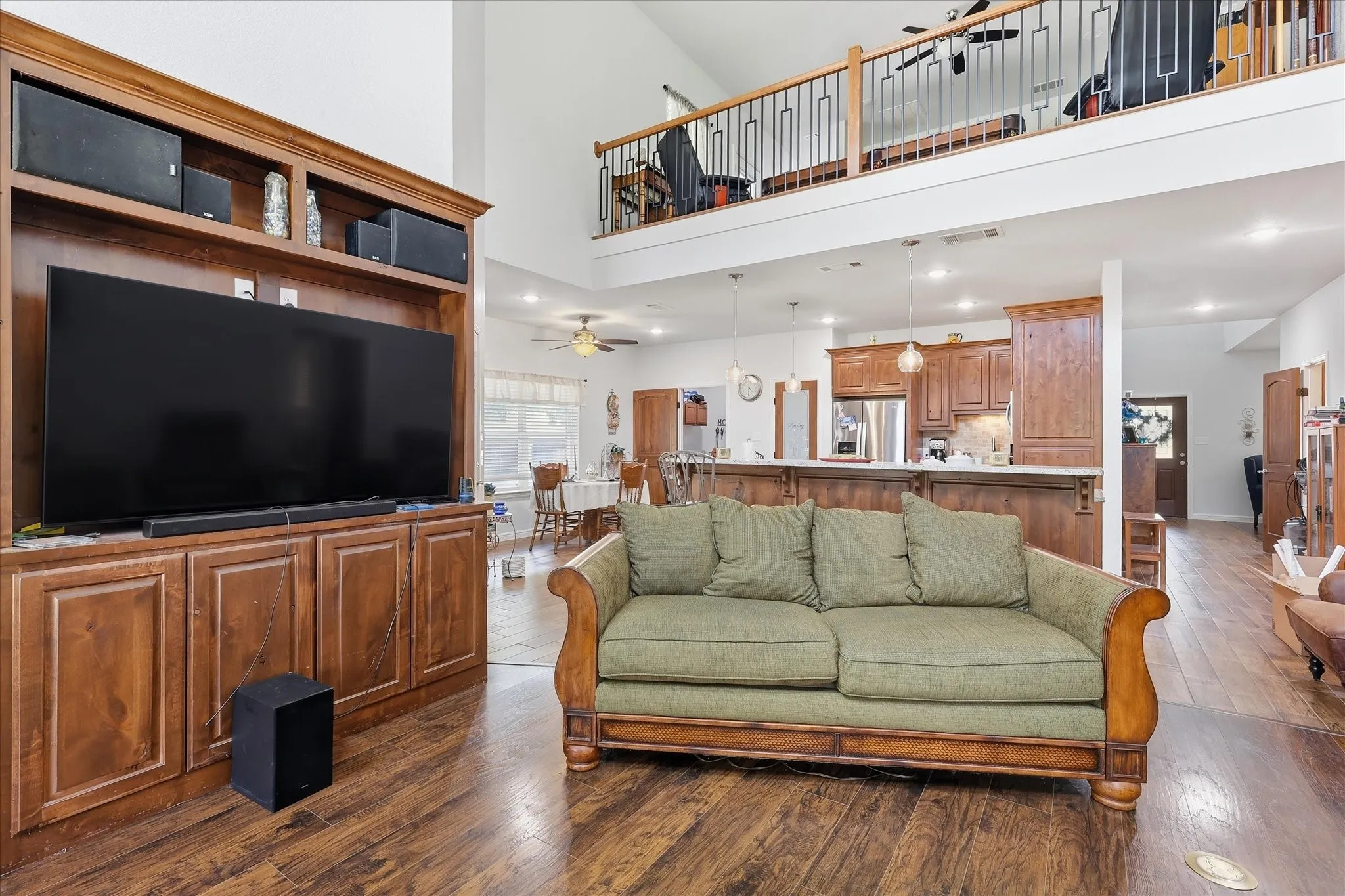 Single Family Residence For Sale in Tarrant County , 7200 Courtney Drive, Azle, Texas 76020, 3 Bedroom, 3 Bathroom, 2 Garage spaces, 2,952 Sqft, built in 2020, mls#21351898, Real Estate Agent in Azle, Homes For Sale in Tarrant county, Homes For Sale in Azle, Realtor in Azle Texas, Real Estate Brokerage Independent Realty Texas, Luminita Cordes Realtor